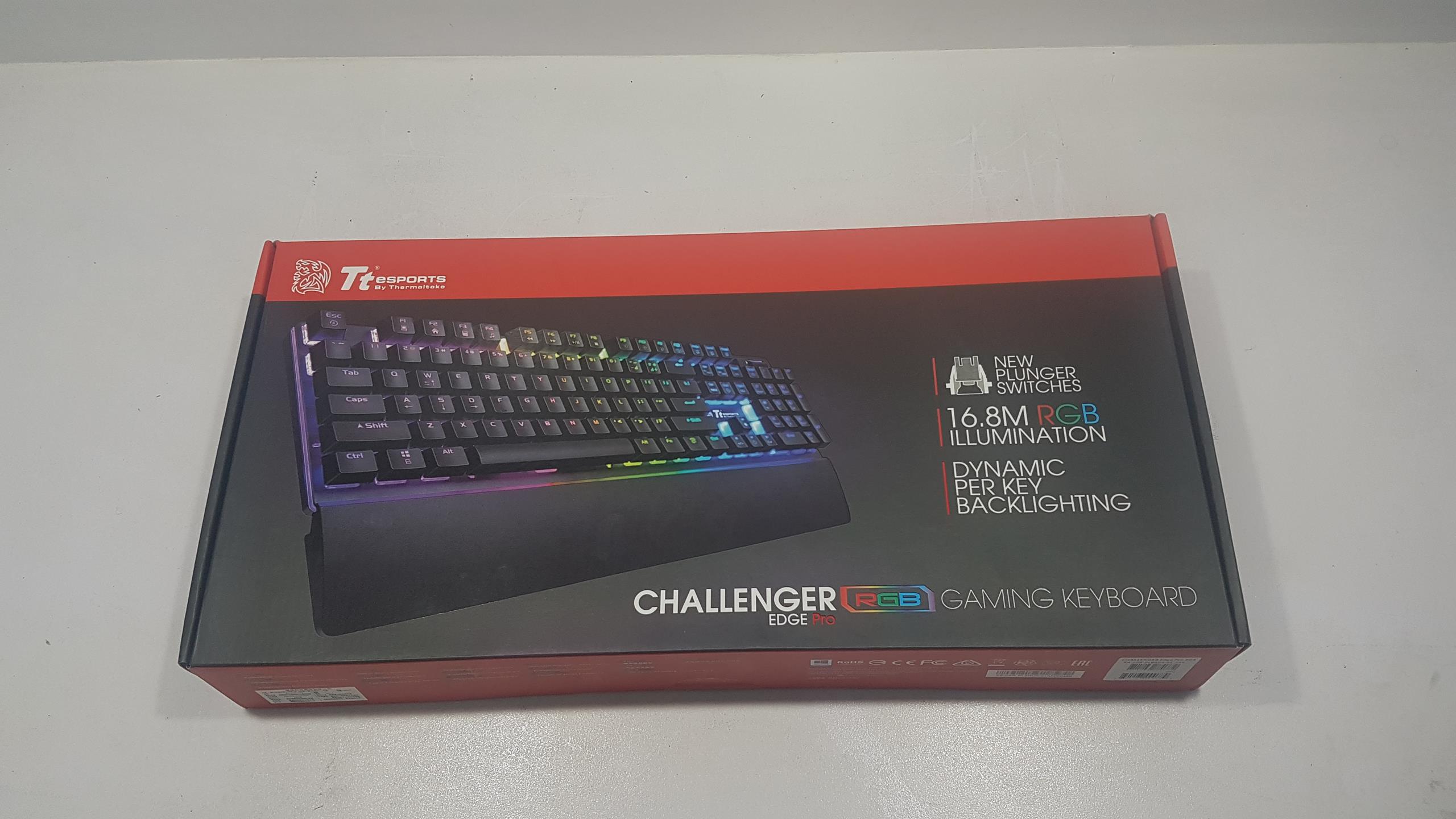 Tt eSPROTS Keyboard Packaging and Unboxing