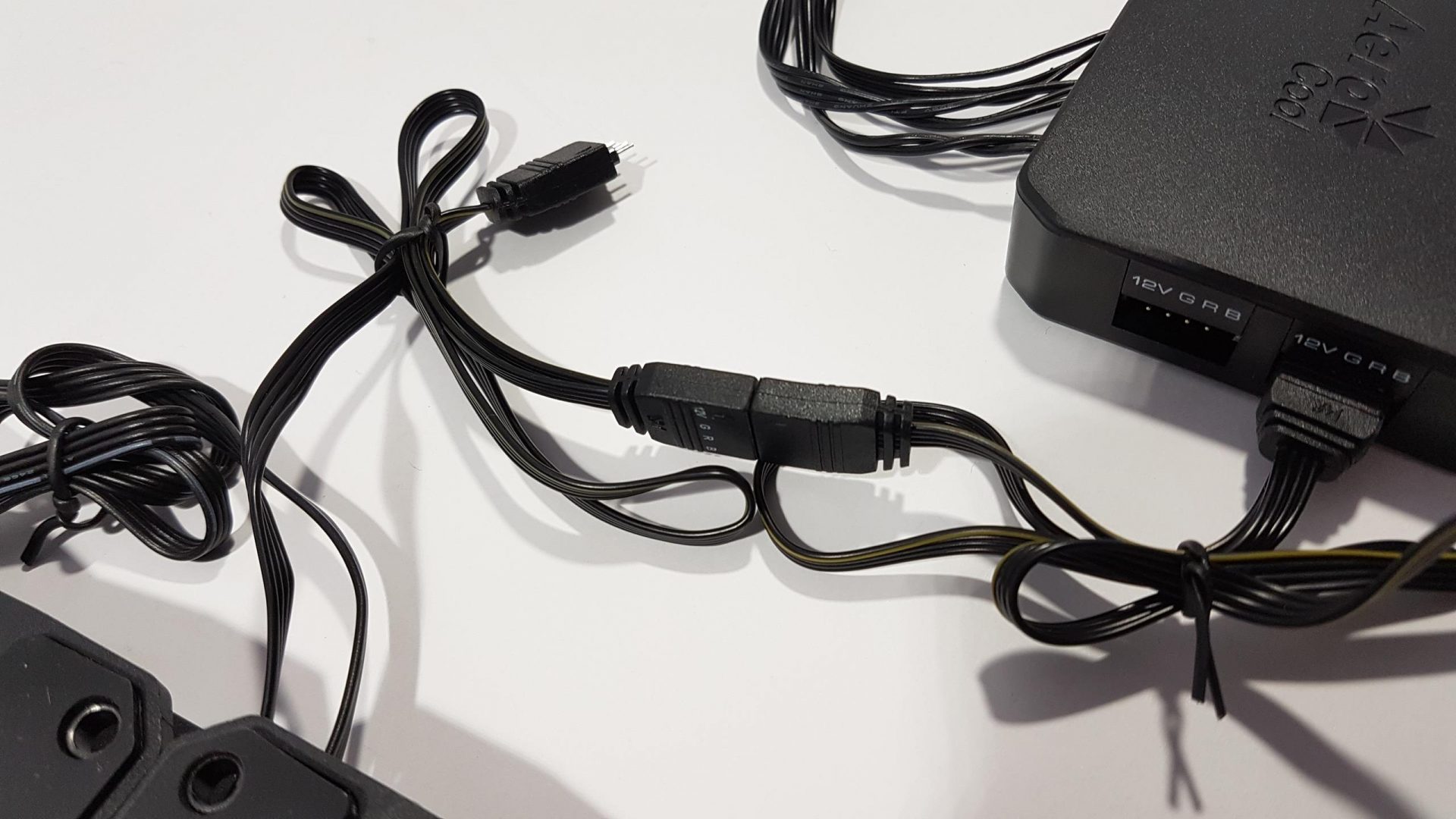 Aerocool P7-H1 RGB Controller Hub Review - Tech4Gamers