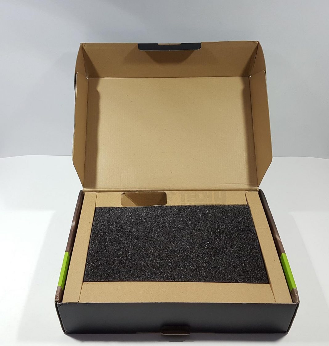 GeForce 1050 Review Packaging and Unboxing