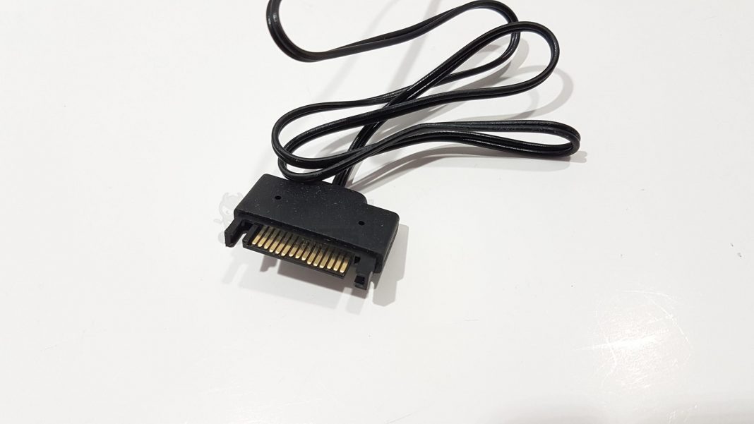 aerocool fan Connector