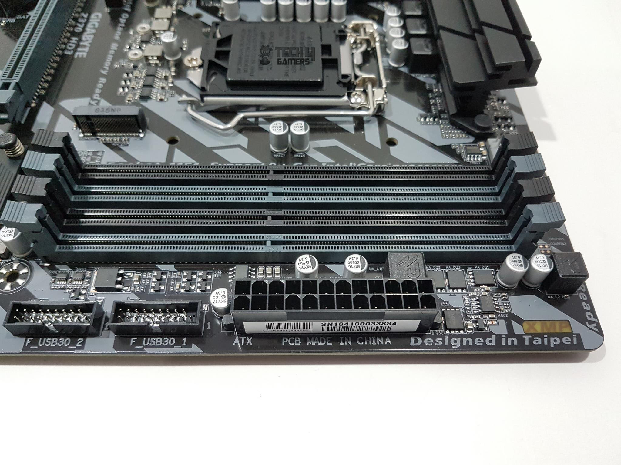 motherboard ram slots blue and black