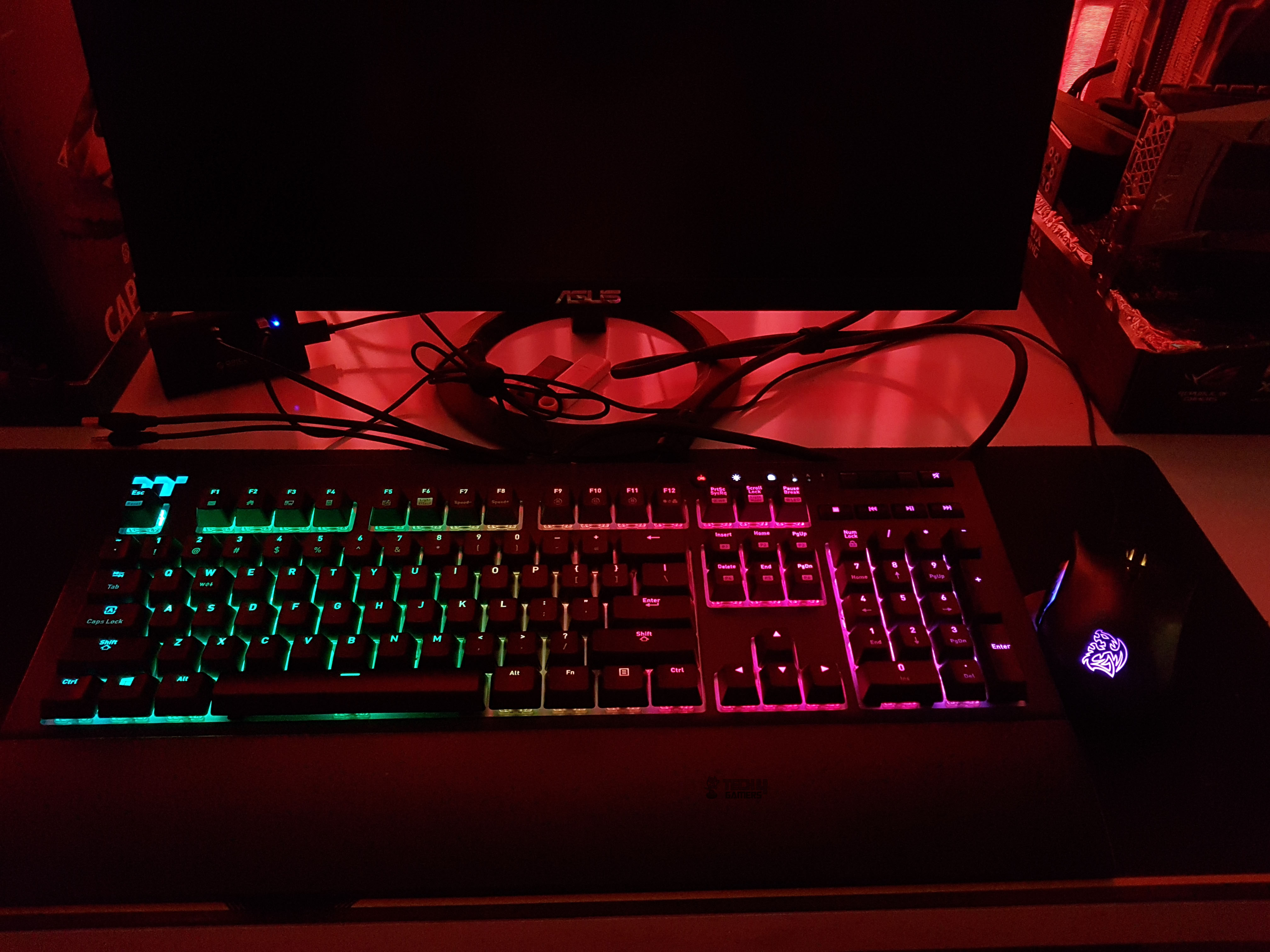 TT keyboard RGB Lighting