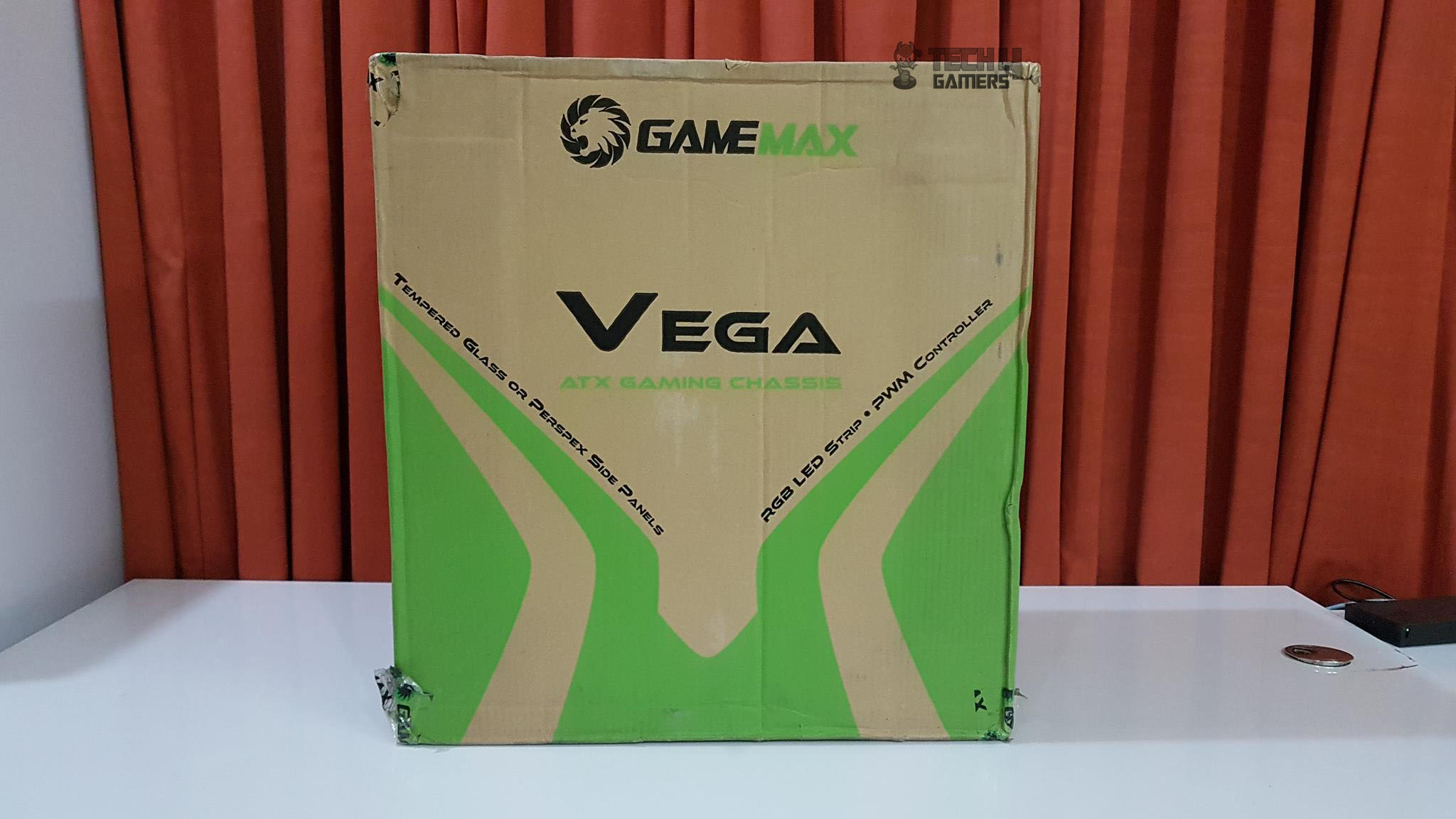 Gabinete Gamemax Gamer Vega RGB Window Black - M909A 