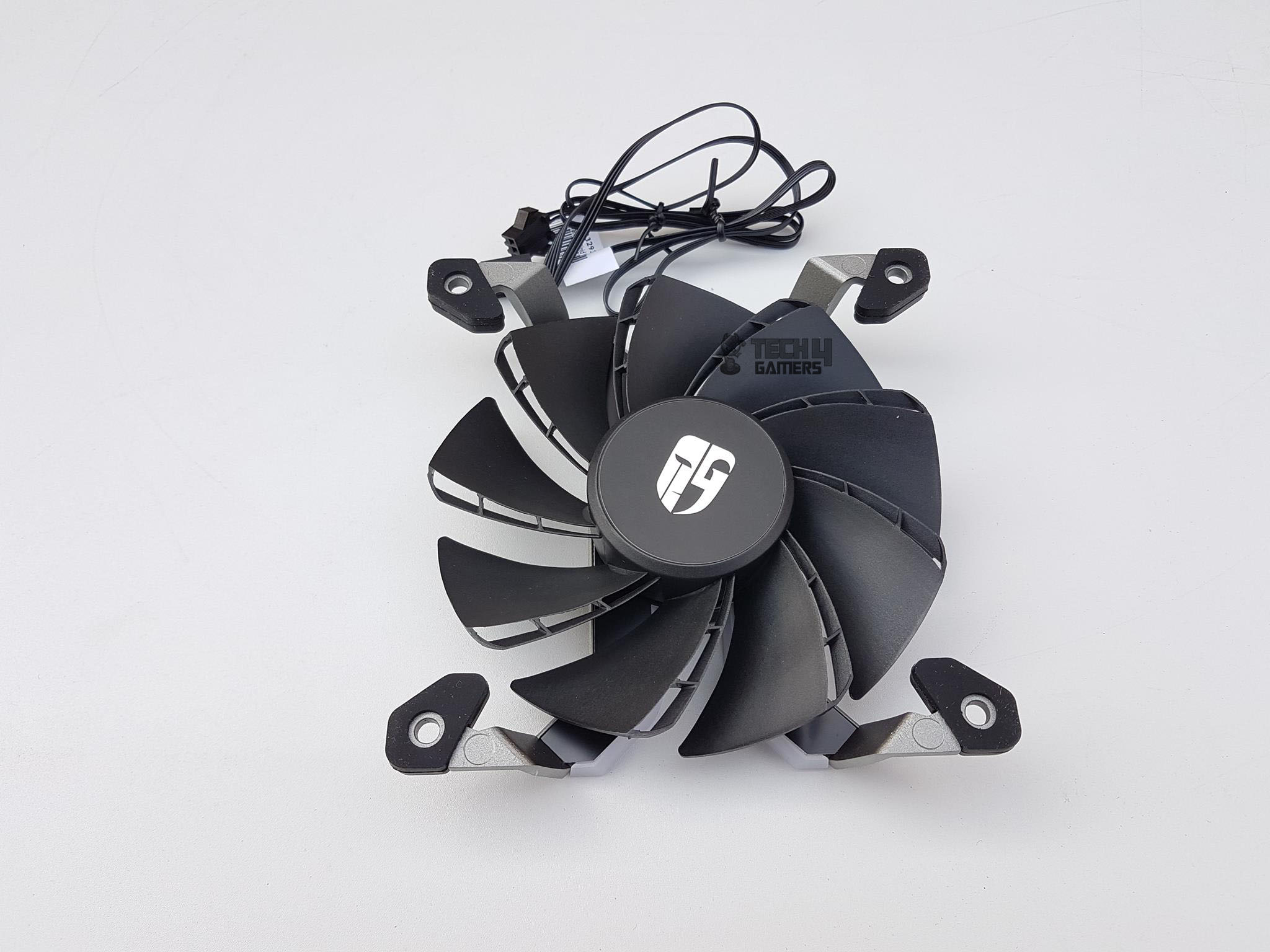 Deepcool MF120S 3-Fans Pack — The blades