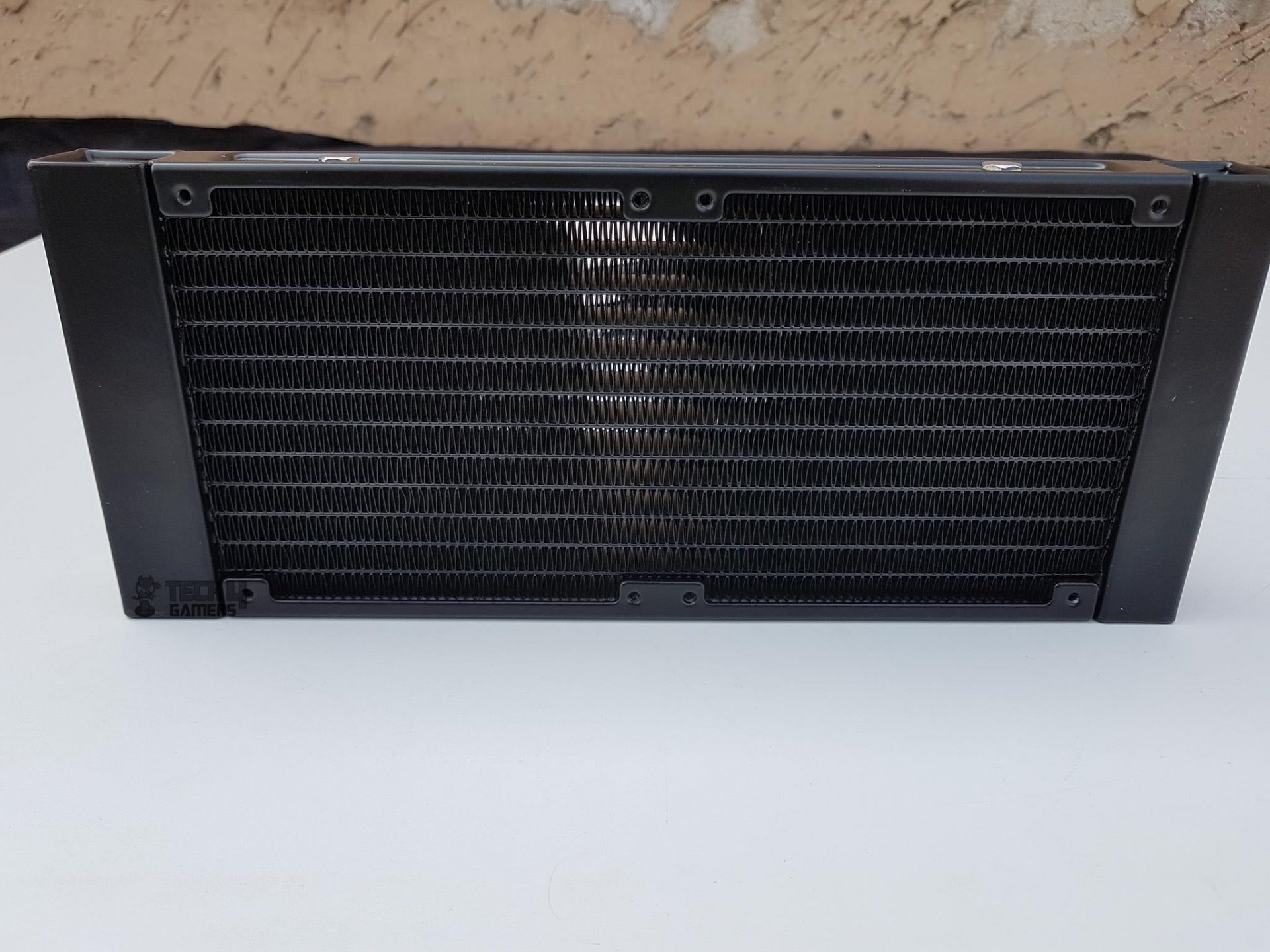 Deepcool Captain 240 Pro CPU Liquid Cooler — The backside of the radiator