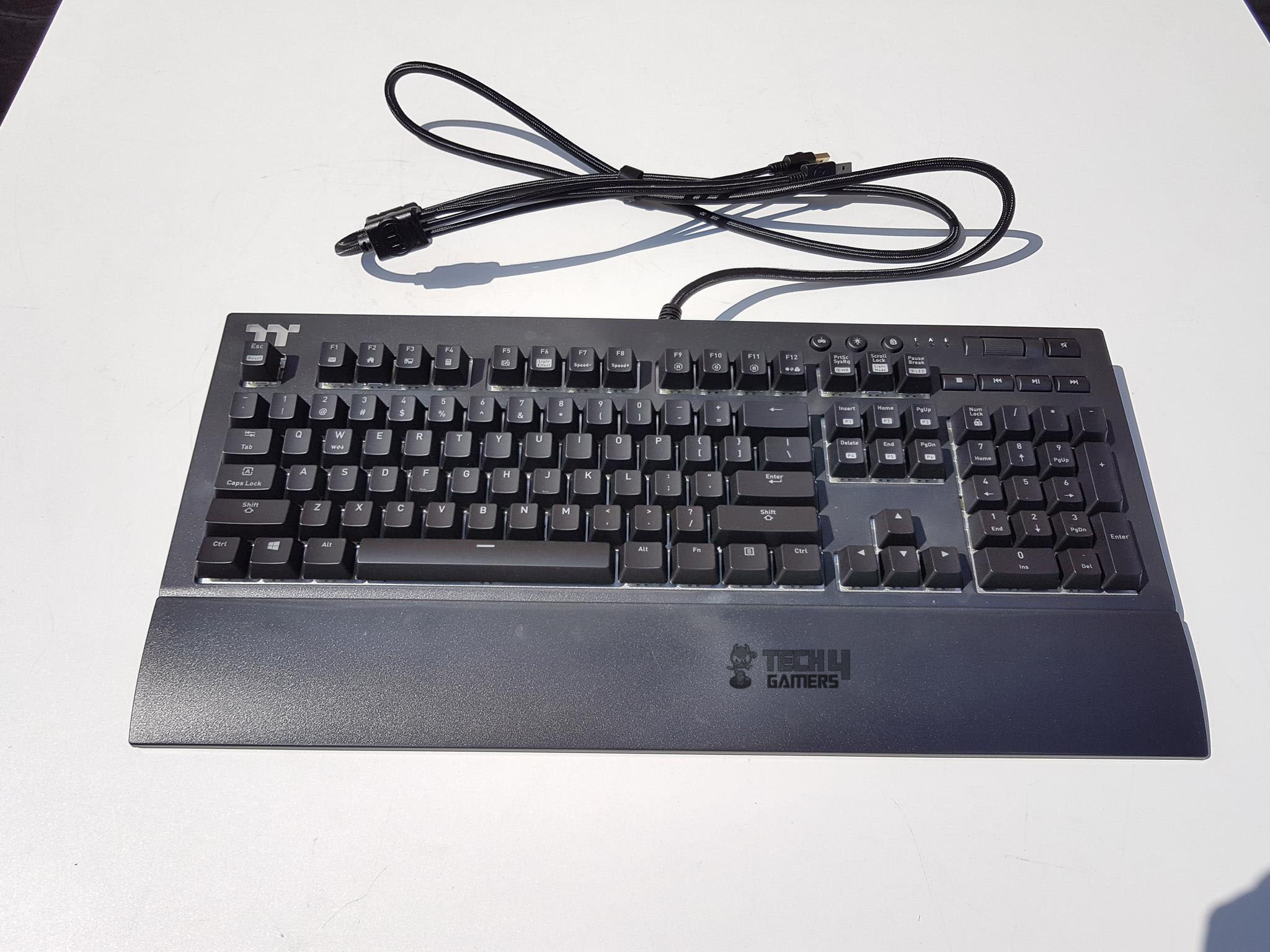 TT Gaming Keyboard Detachable Magnetic Wrist Pad 