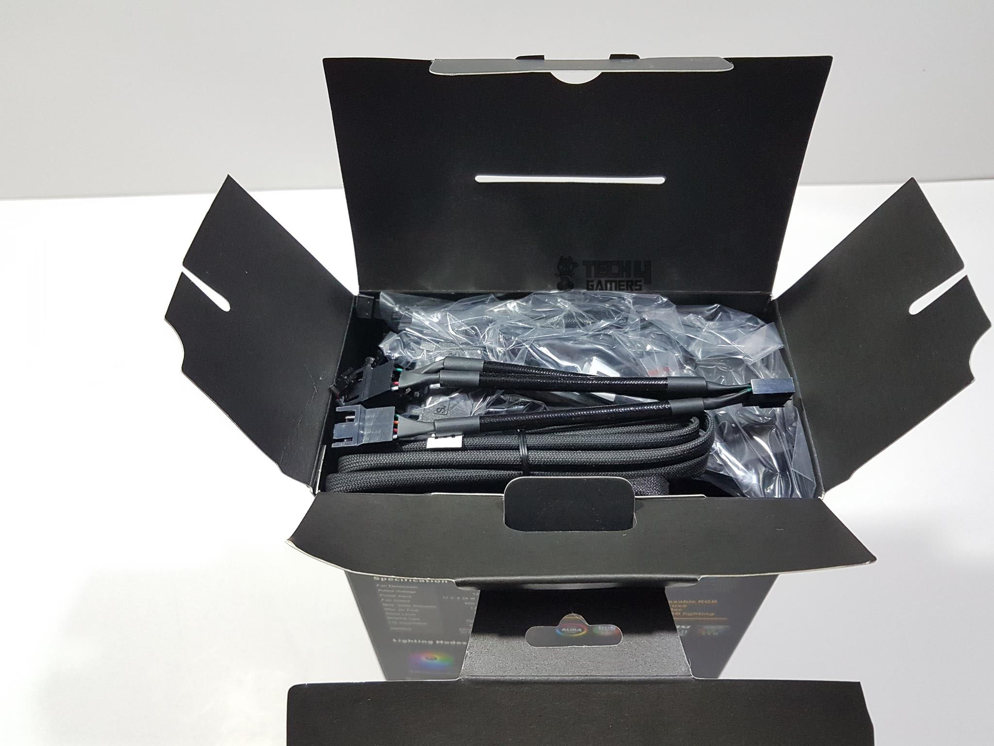Pure 14 ARGB Fan Packaging oppend box