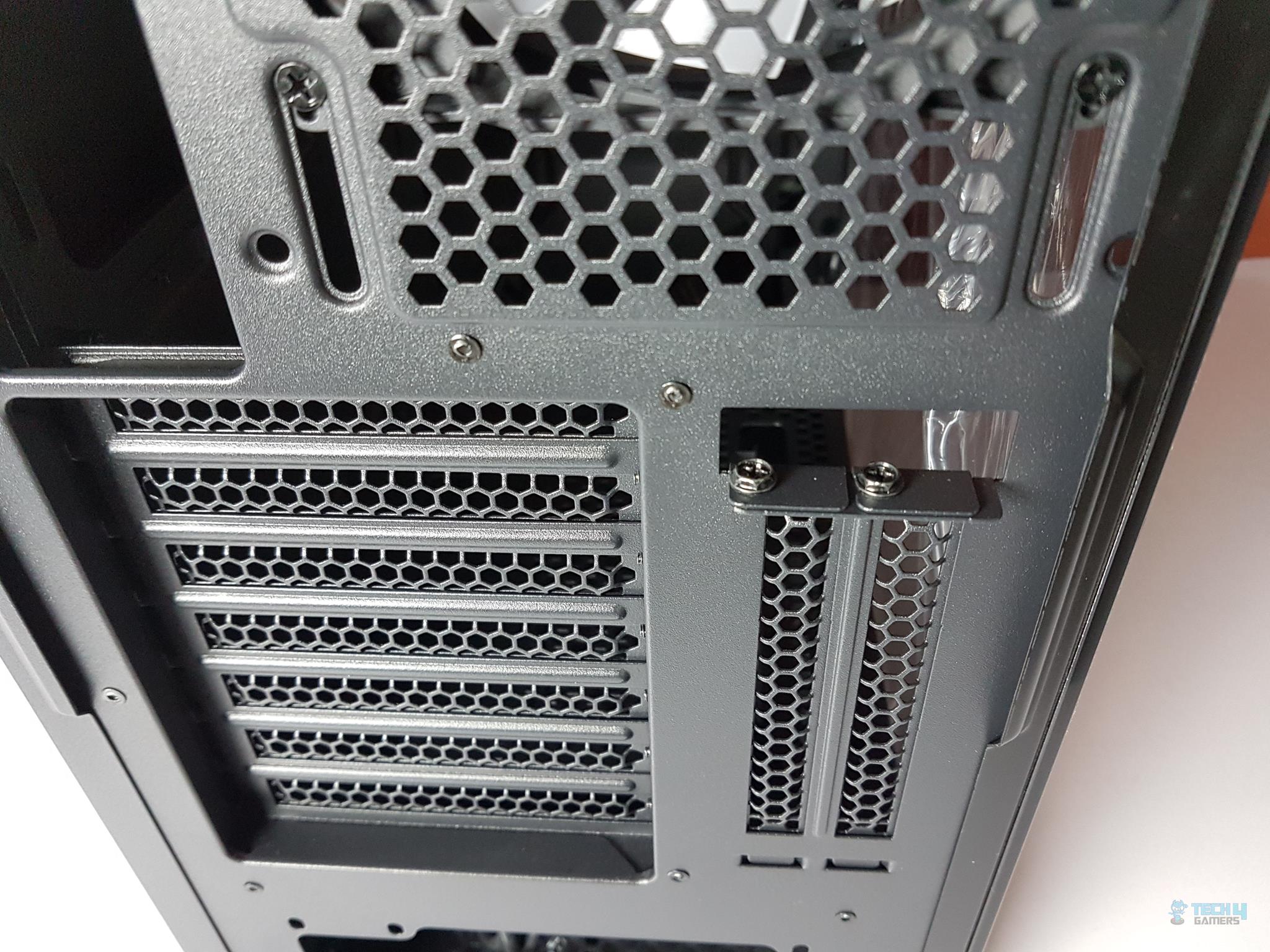 h550 case 2x vertical PCIe slot covers