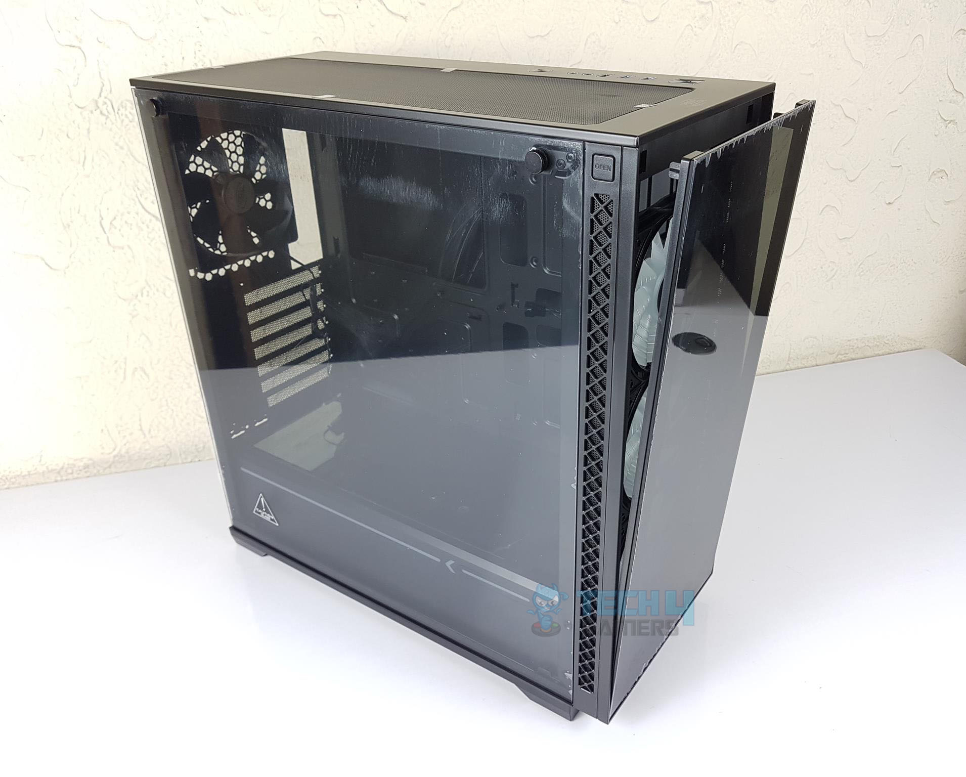 DeepCool MATREXX 70 ADD-RGB 3F — The front panel released and held after pressing the button