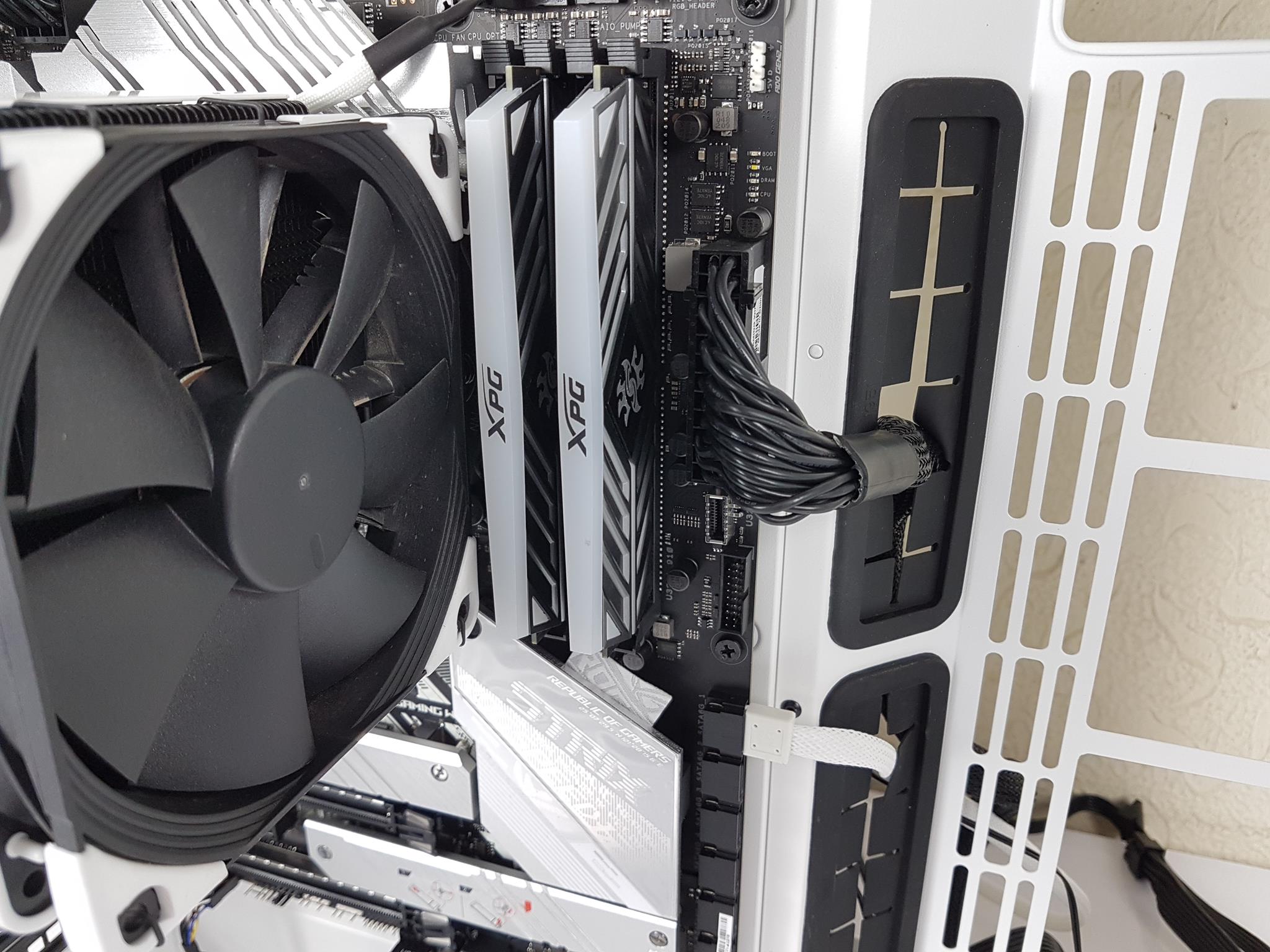 thermaltake view Test Build and Experience white stone SATA cable