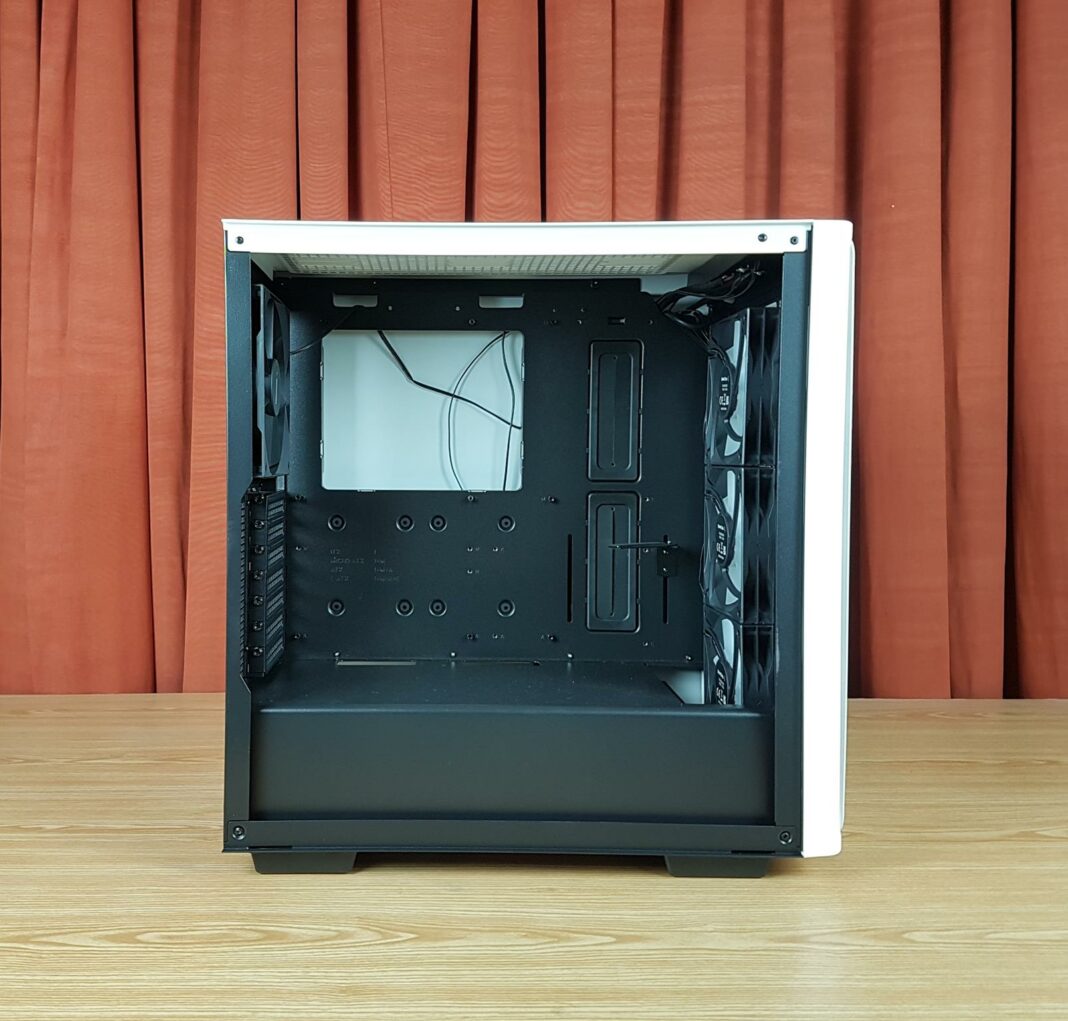 DeepCool CK560 White PC Case Review - Tech4Gamers