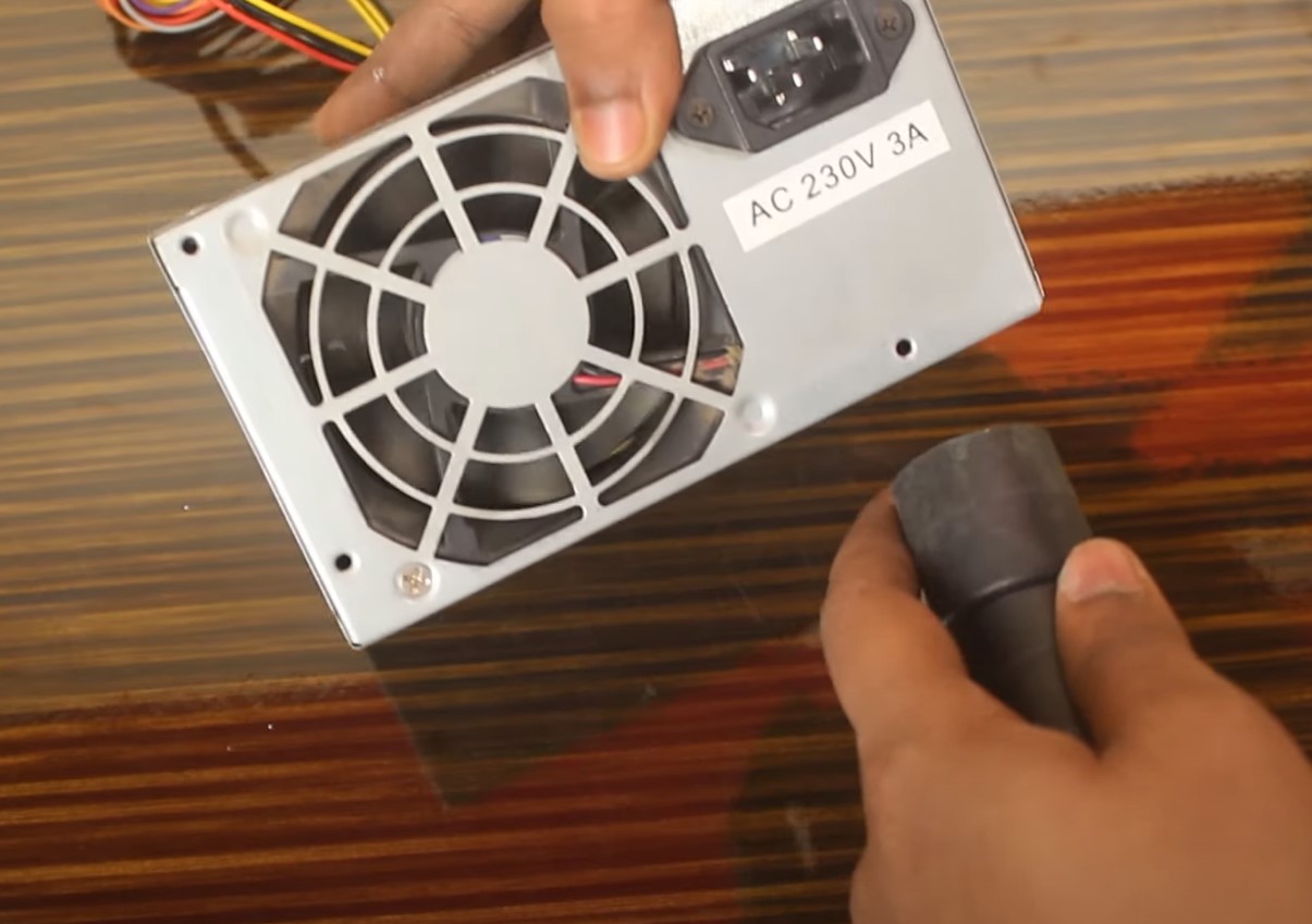 How To Clean PC Fans [5 Ways To Do It] Tech4Gamers