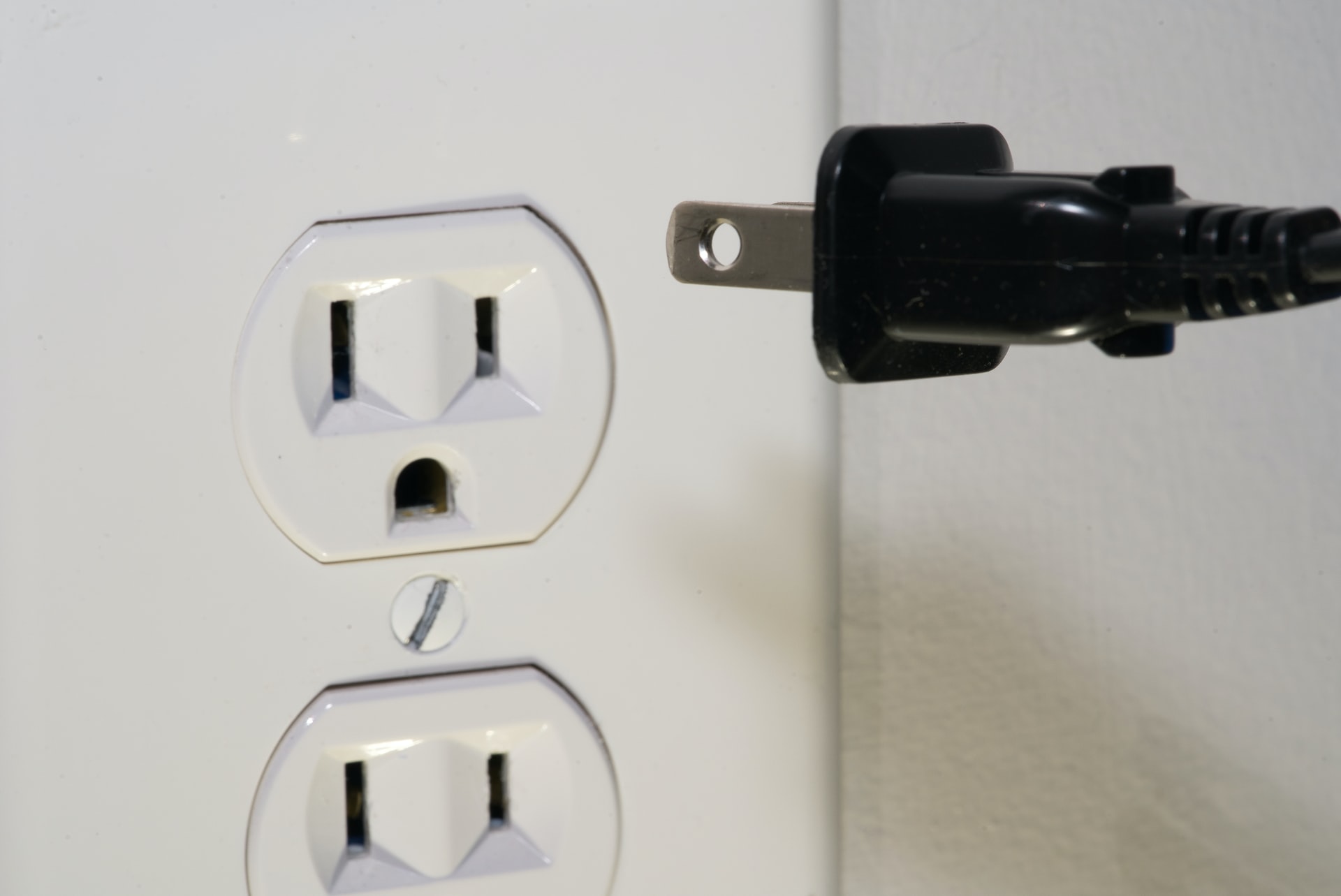 PSU connected to wall outlet