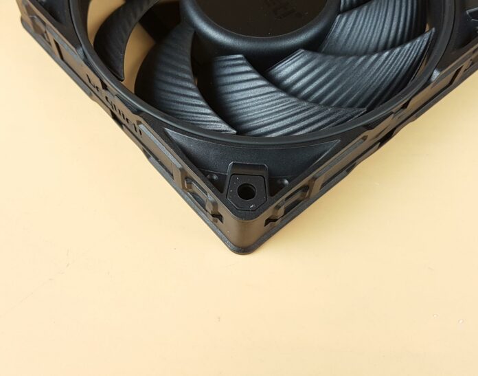 be quiet! Shadow Base 800 PC-Gehäuse, Pure Wings 3 140mm PWM-Lüfter