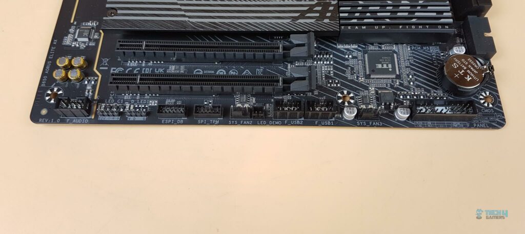 B650 AORUS ELITE AX - Motherboard Bottom PCIe Slots