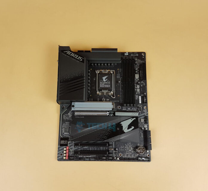 z790 motherboards with thunderbolt 4