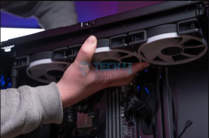 Mounting The Radiator On The Case