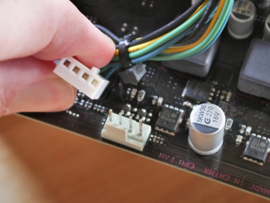 How To Install A Liquid CPU Cooler? [Step By Step] Tech4Gamers