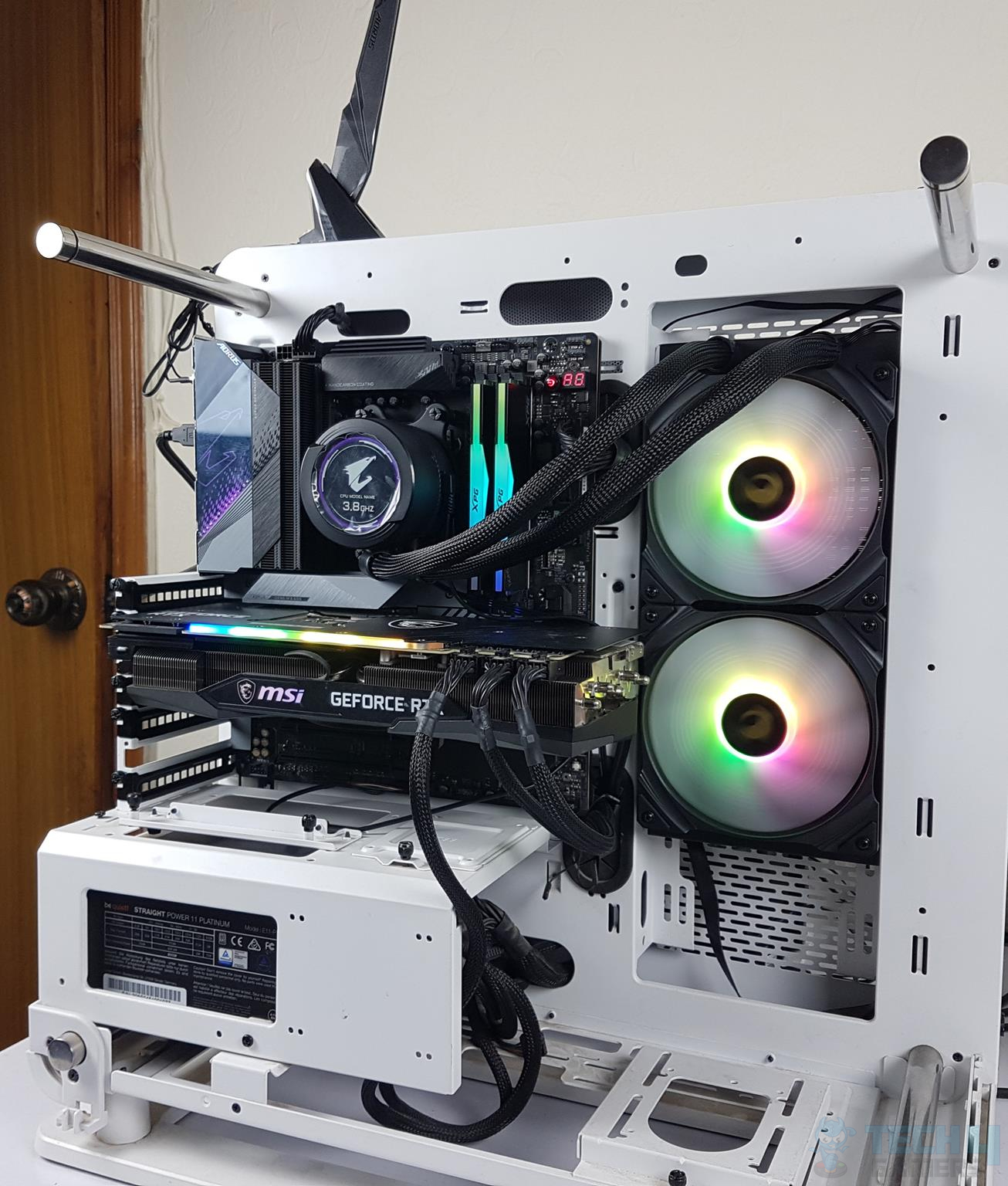 AORUS WATERFORCE X 280 Another side view of the testing rig