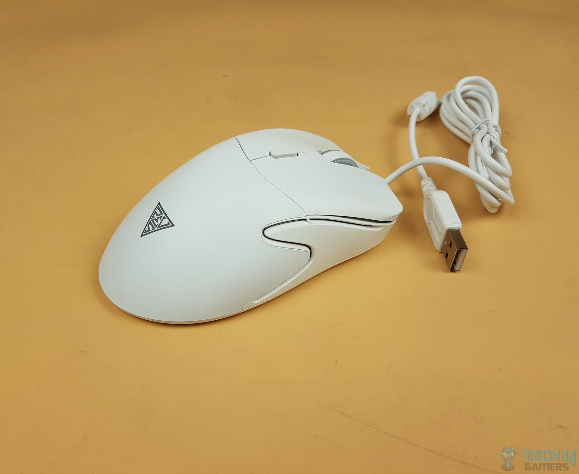 Displaying the GAMDIAS Mouse’s side-exterior.