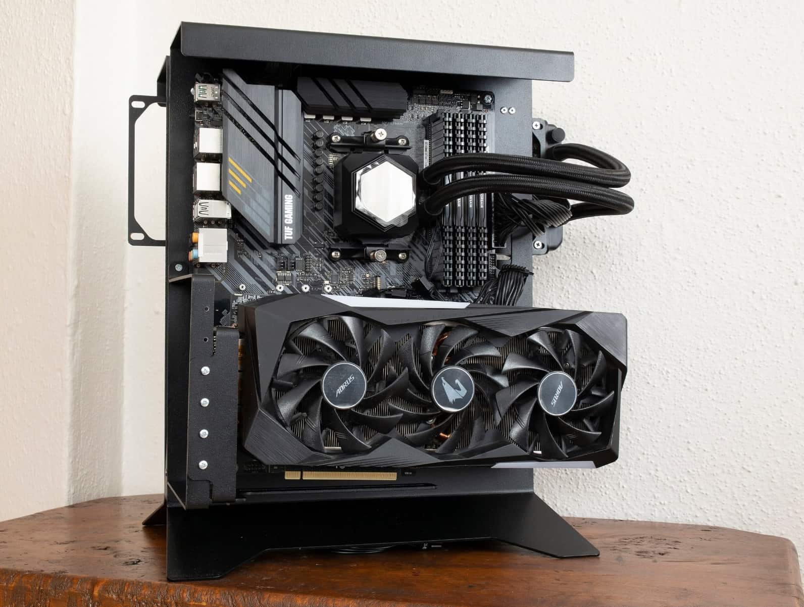 Open PC Case Vs Closed WE TESTED BOTH Tech4Gamers types-of-computer-cases-4-different-computer-case-sizes
