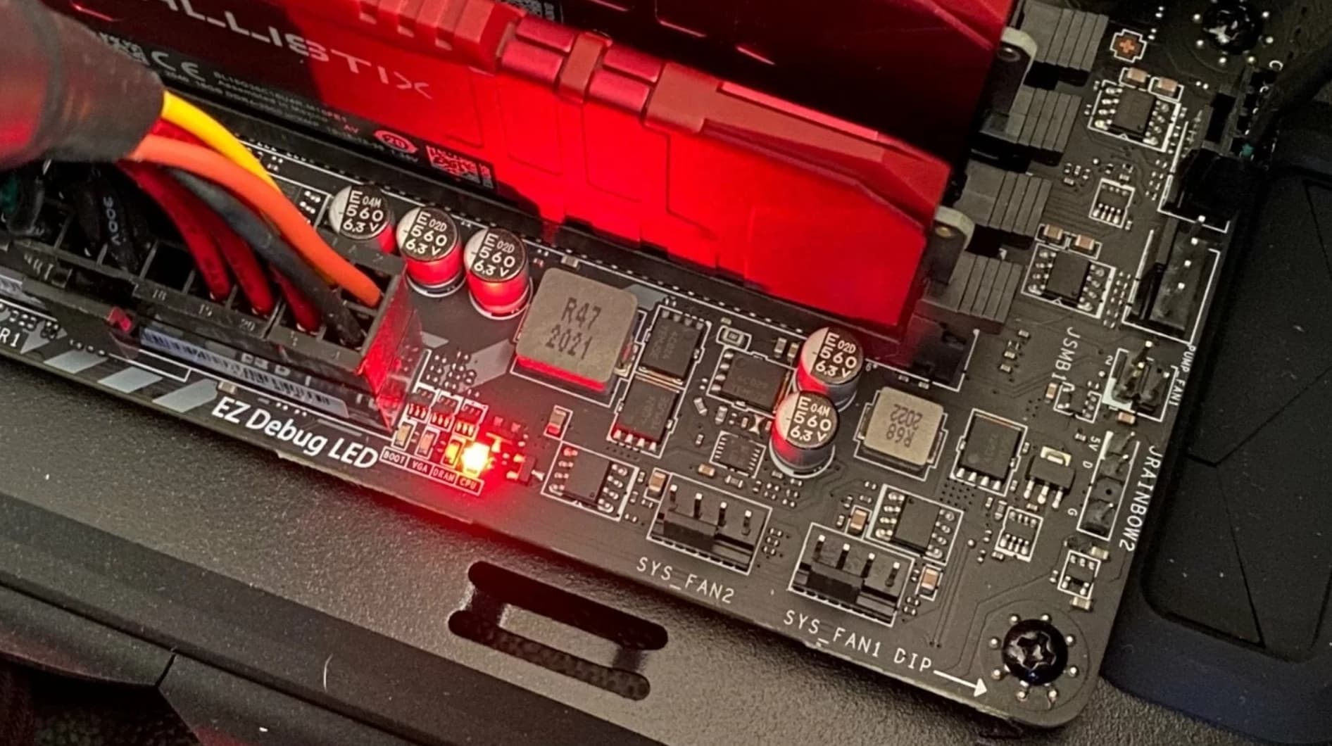 Låse slot godtgørelse Red Light On A Motherboard: Causes & Fixes - Tech4Gamers