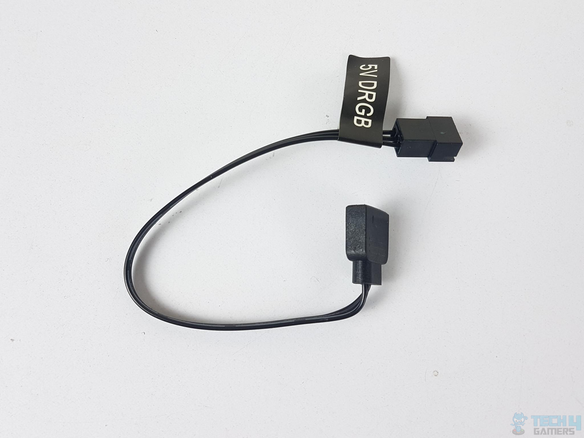ALPHACOOL Eisbaer Pro HPE Aurora 360 AIO — Adapter cable for RGB