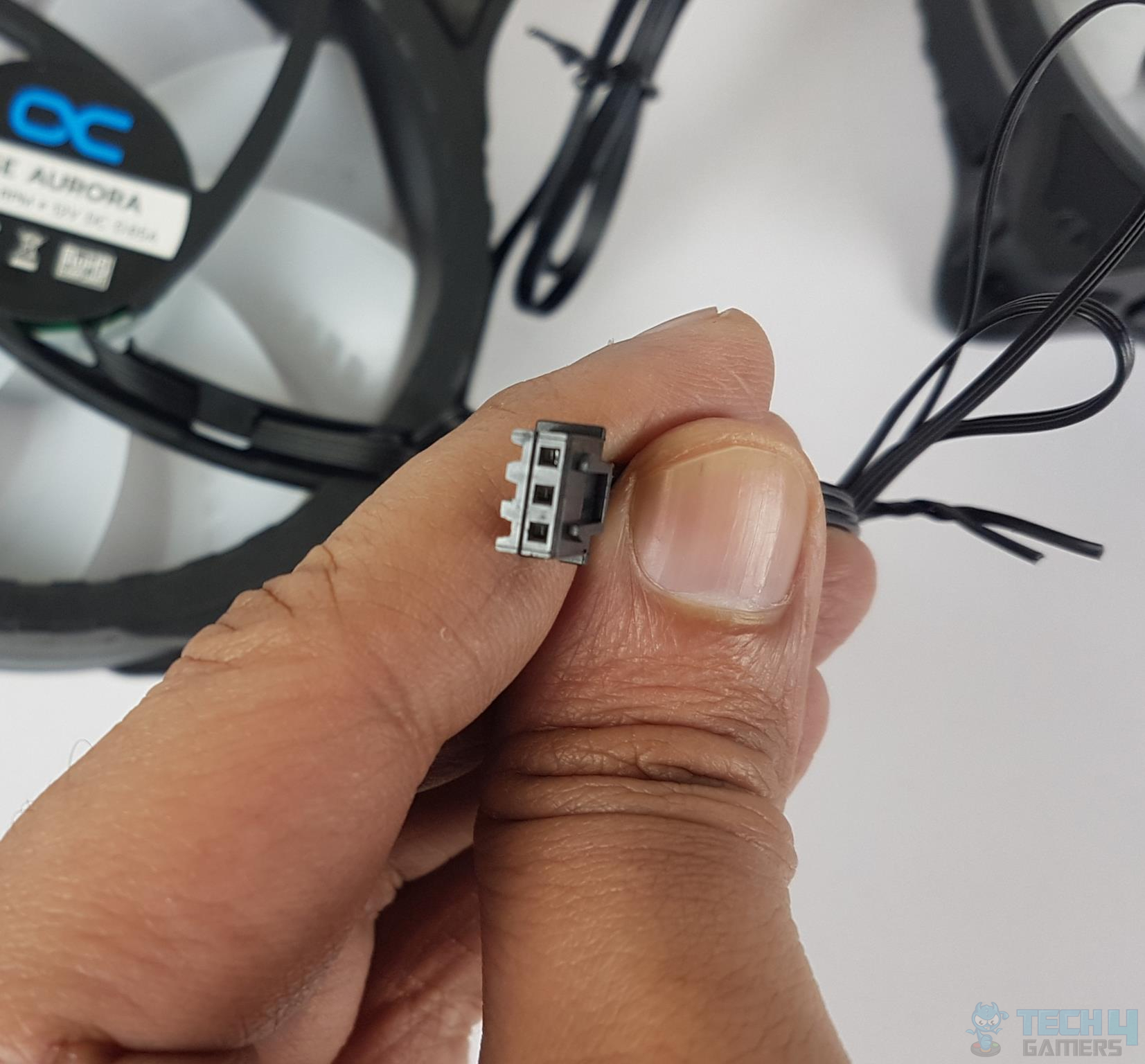 ALPHACOOL Eisbaer Pro HPE Aurora 360 AIO — 3-pin JST connector