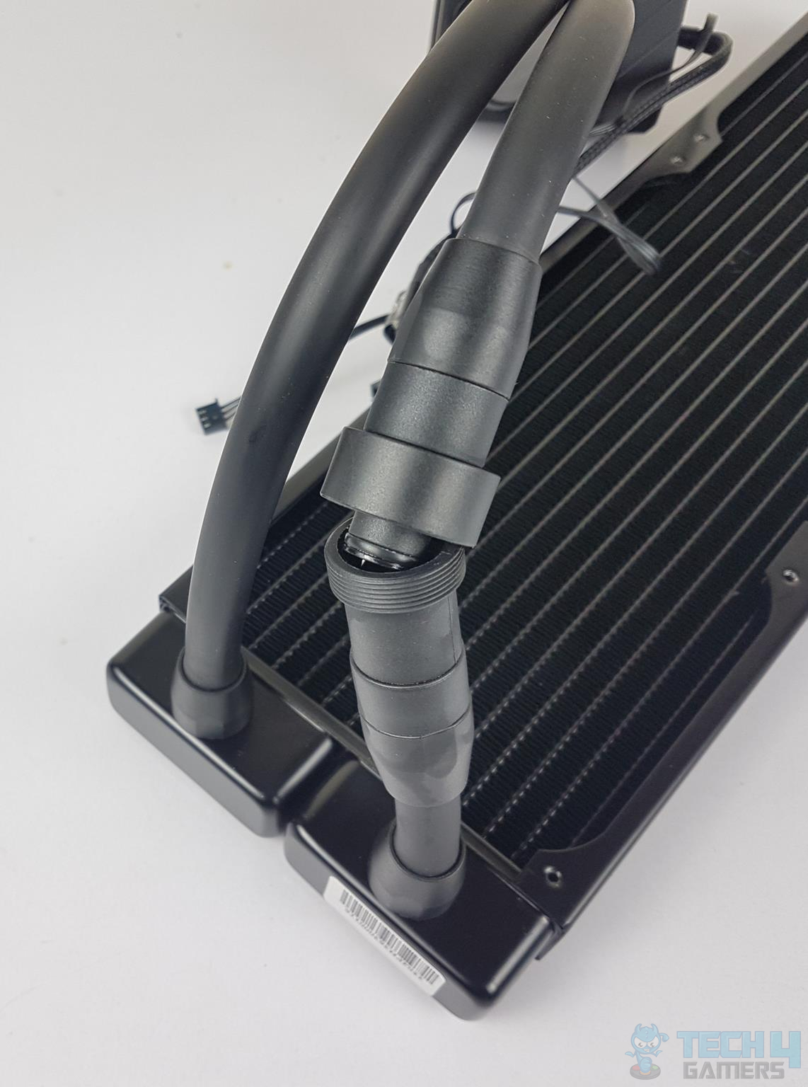 ALPHACOOL Eisbaer Pro HPE Aurora 360 AIO — Quick-release coupling