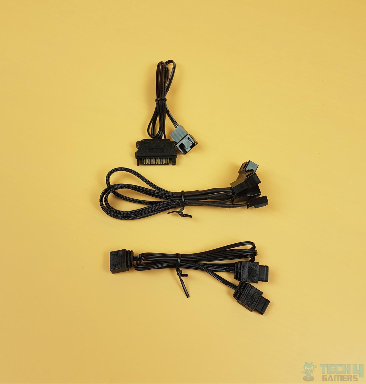 1x SATA cable, 3-Way PWM Splitter Cable, and 1x Y-Cable
