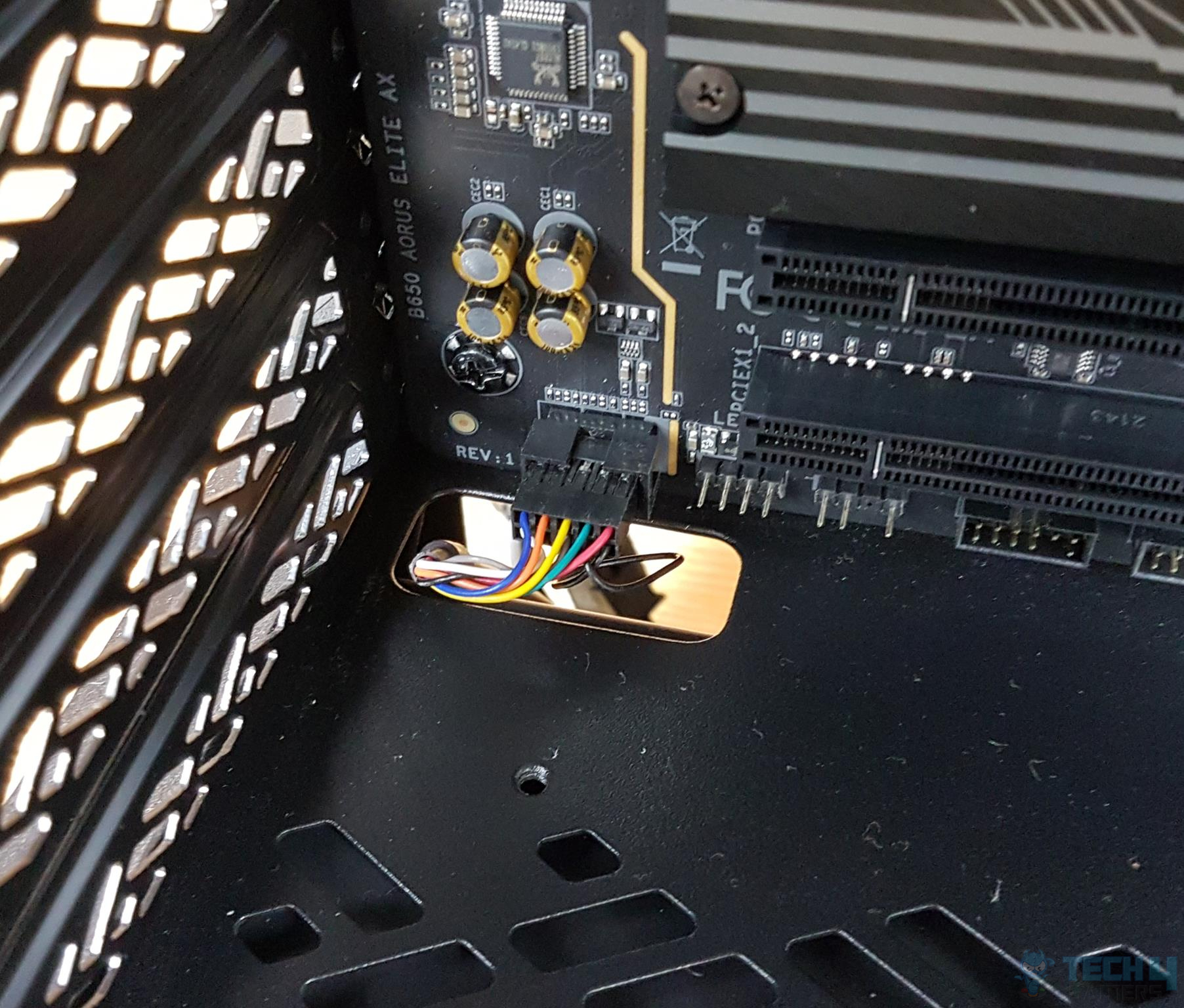 Fractal Design Meshify 2 — Plugging the HD Audio cable