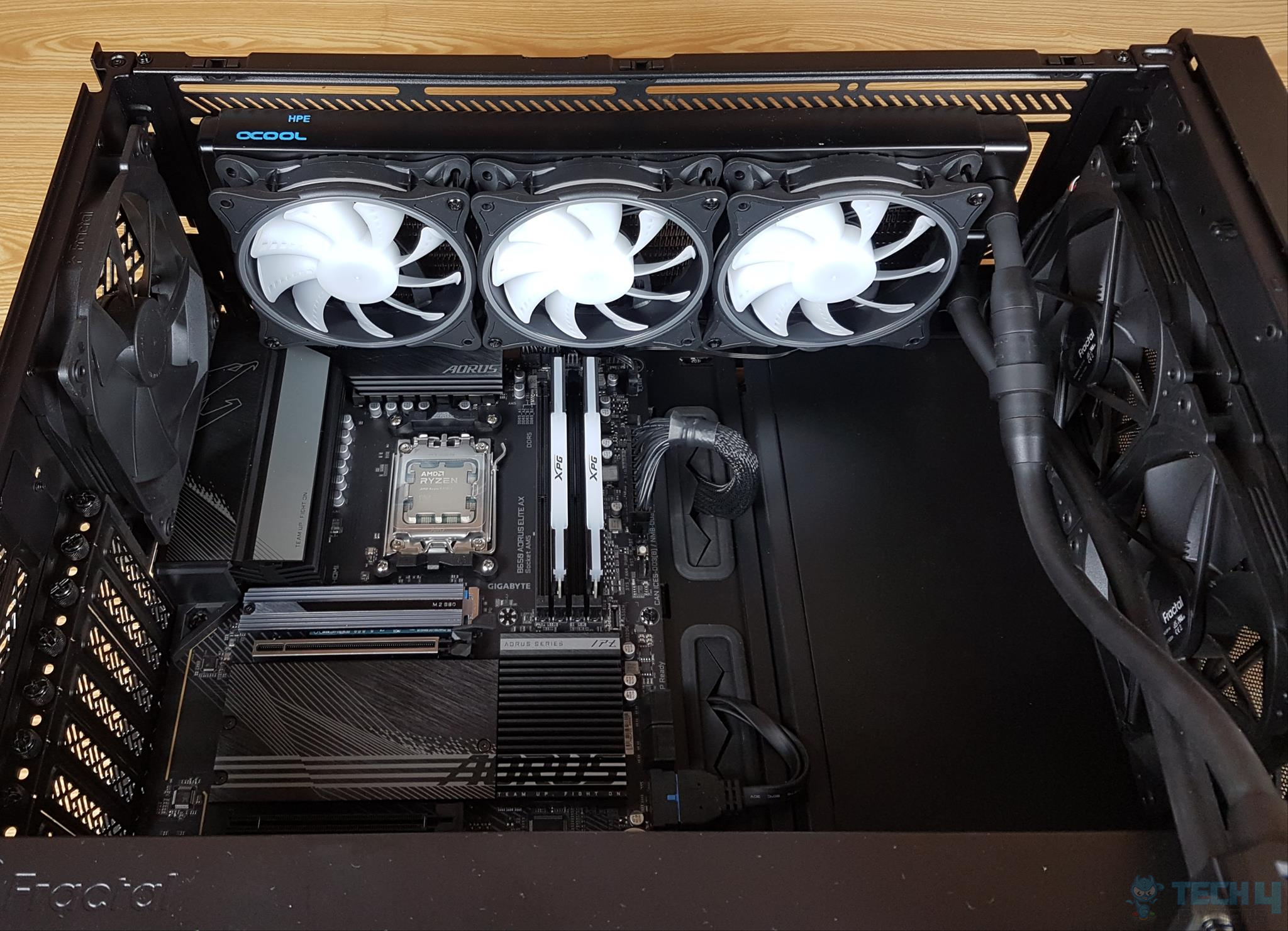 Fractal Design Meshify 2 — Installing the radiator and fans