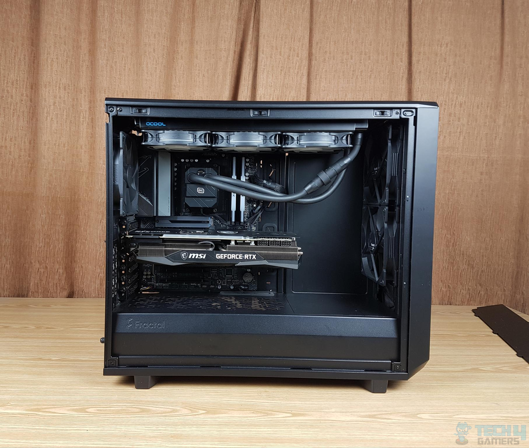 Fractal Design Meshify 2 — Installing the GPU