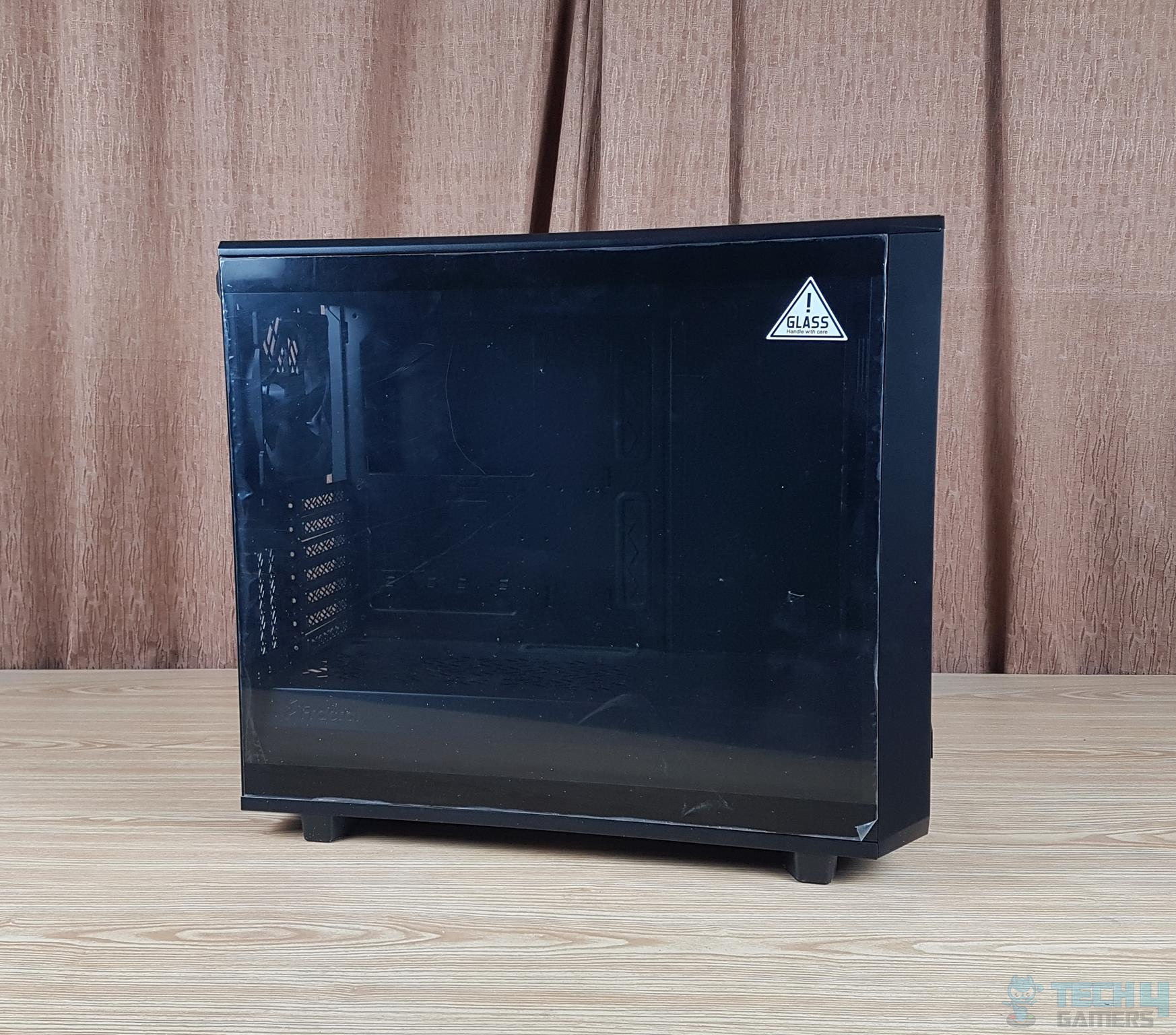 Fractal Design Meshify 2 — Light tinted tempered glass side panel