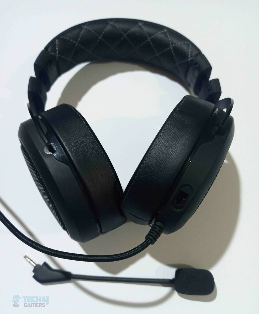 The Front Design of the HS60 PRO Headset