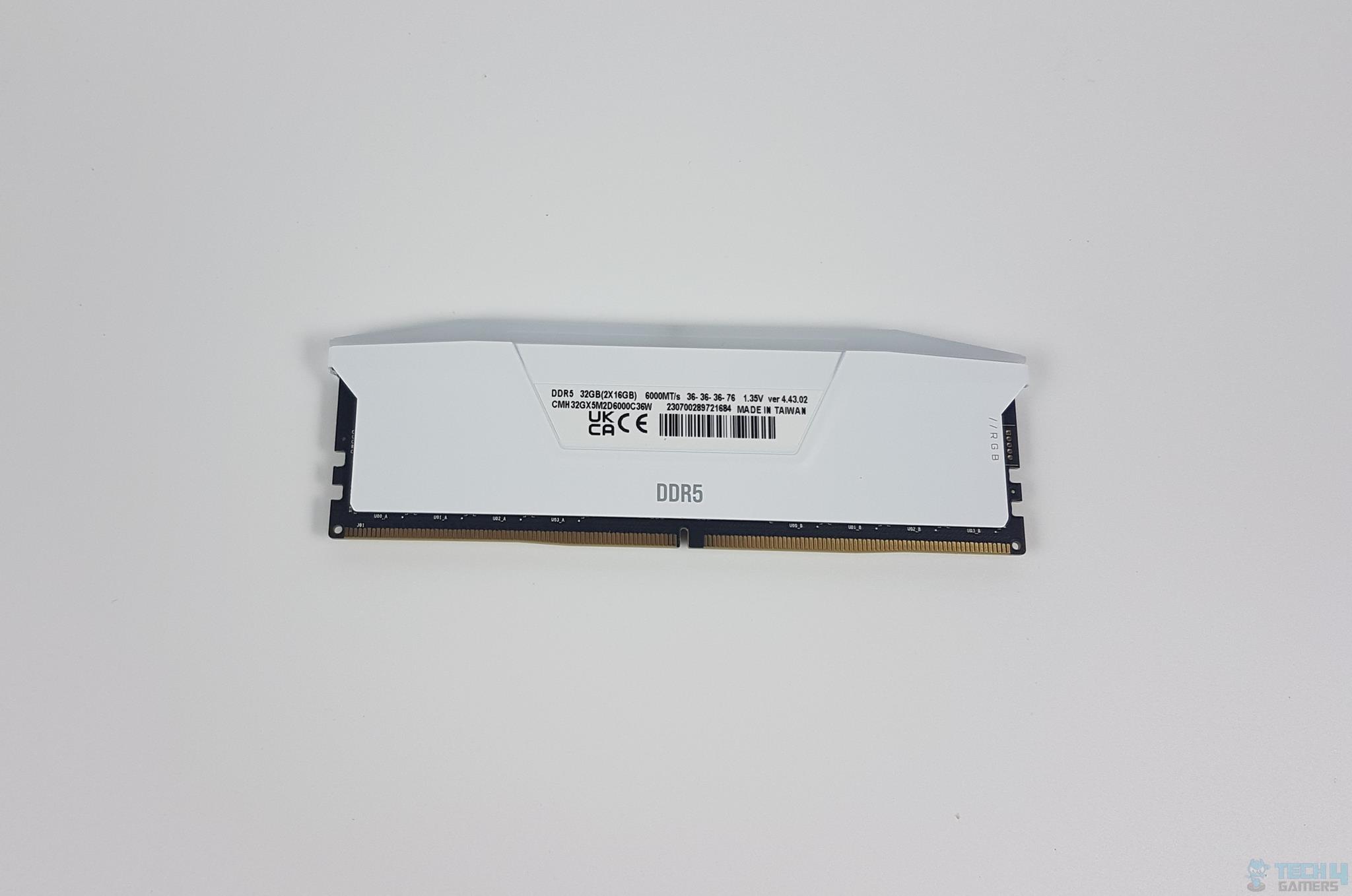 CORSAIR Vengeance RGB DDR5-6000 32GB CAS36 Kit — The backside of the kit