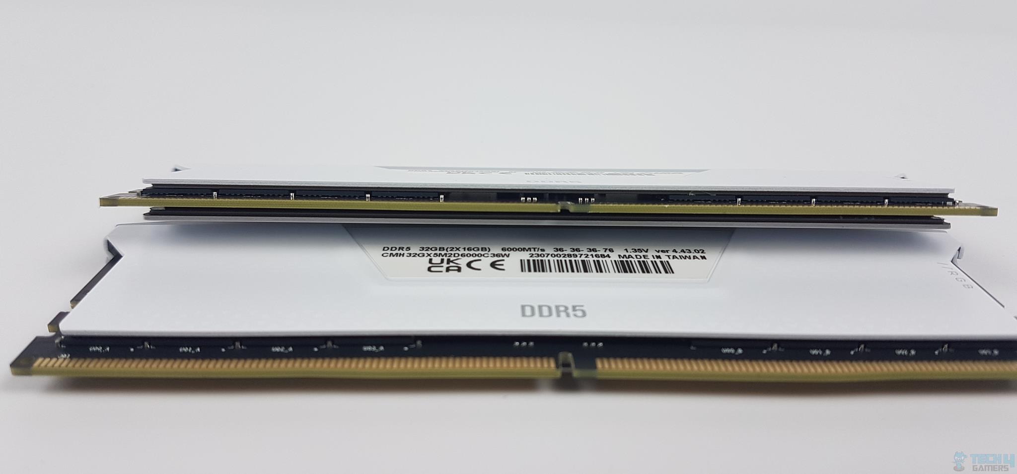 CORSAIR Vengeance RGB DDR5-6000 32GB CAS36 Kit — Thermal pad covering
