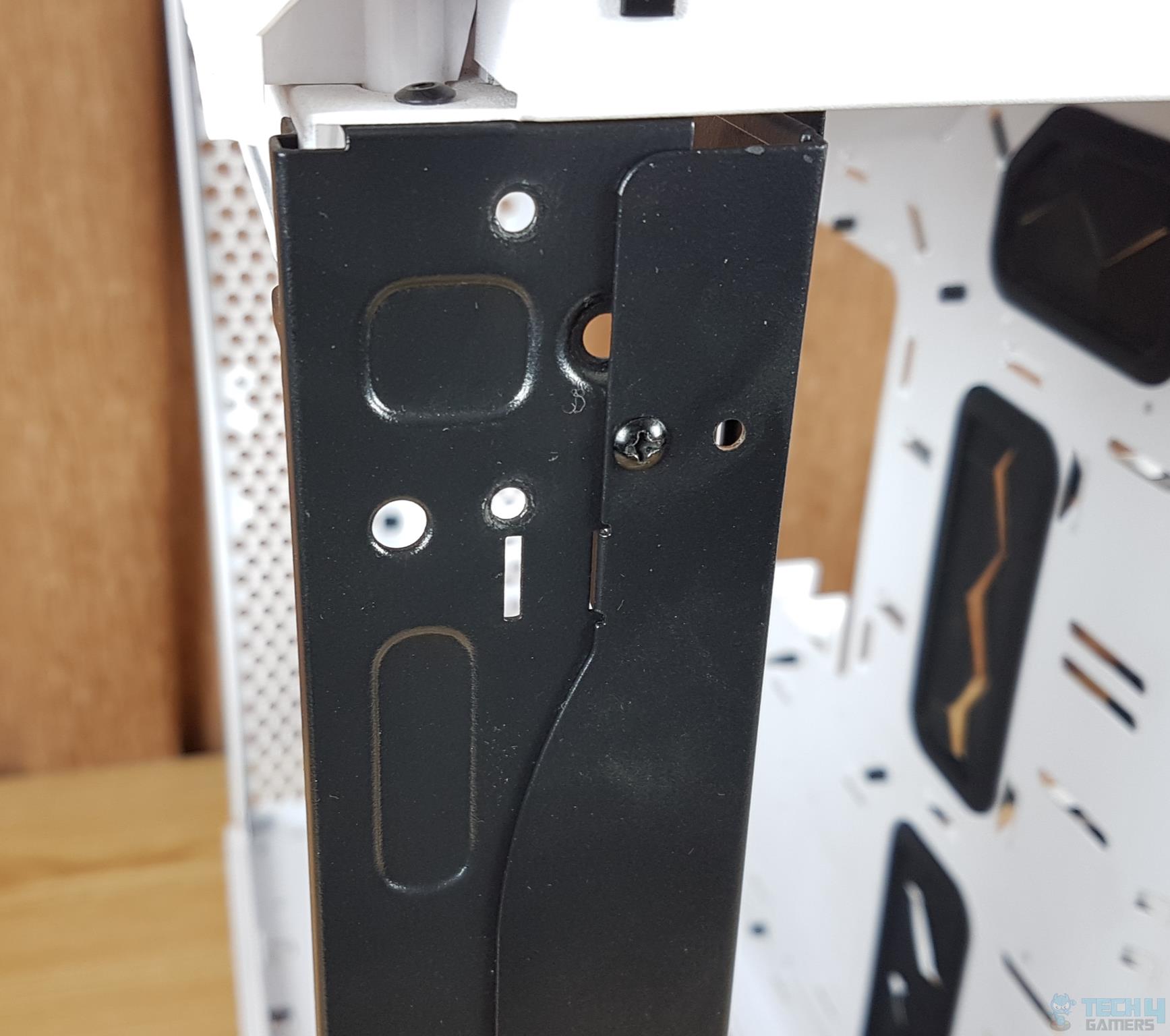 Fractal Design Torrent White TG Clear Tint PC Case — A closer look at the 120mm configuration fans bracket installation