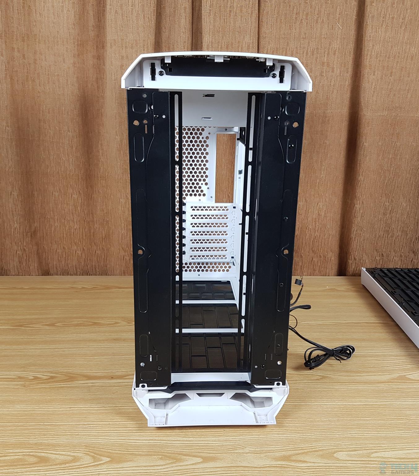 Fractal Design Torrent White TG Clear Tint PC Case — Fans brackets for 120mm configuration