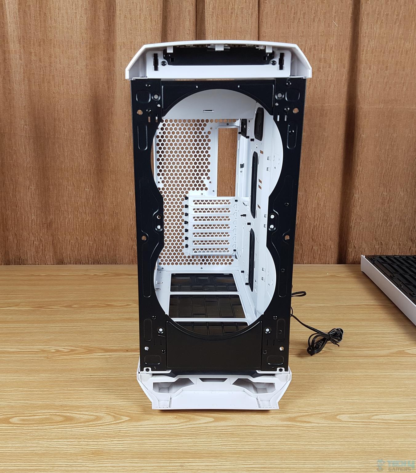 Fractal Design Torrent White TG Clear Tint PC Case — Both front fans removed