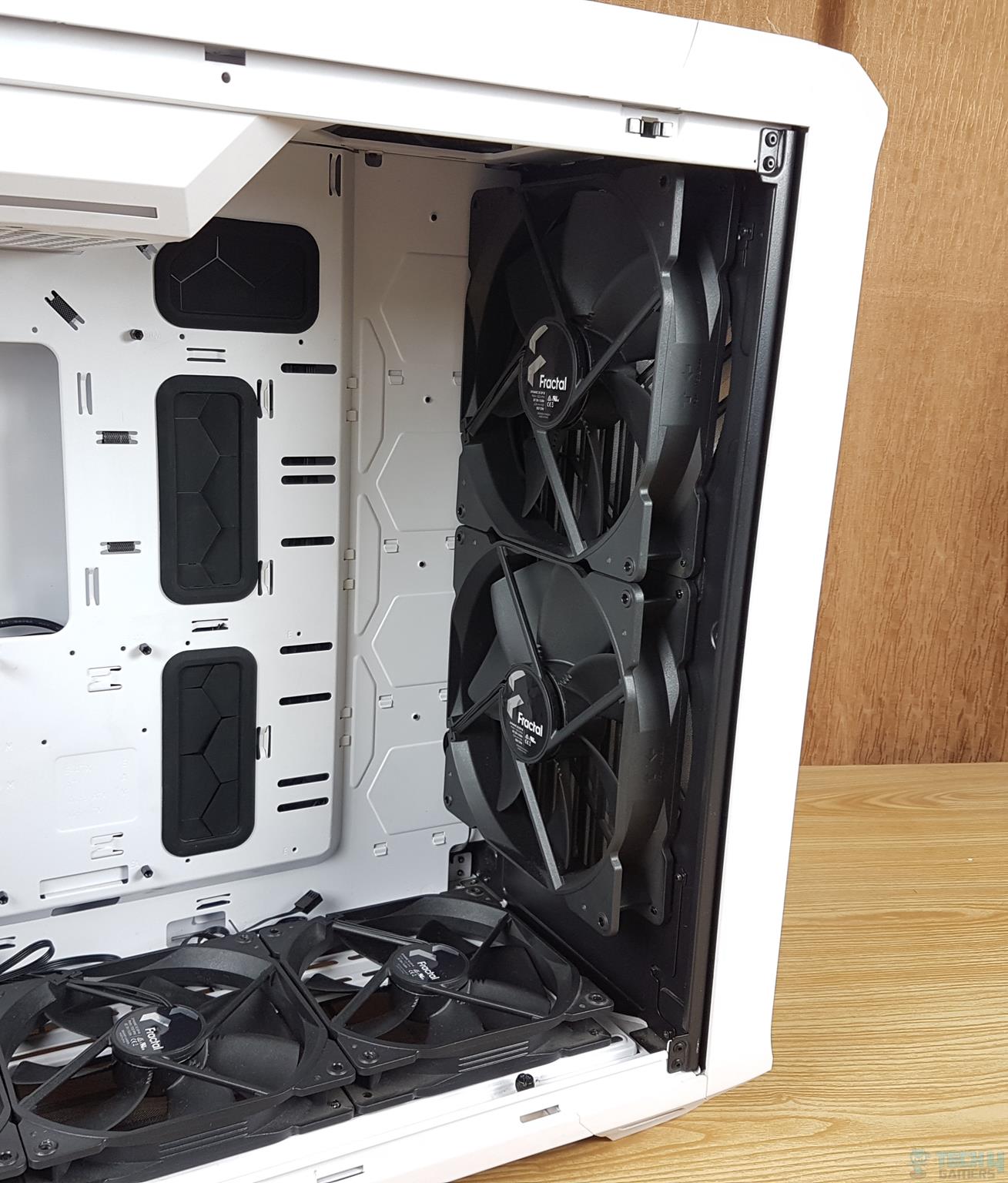 Fractal Design Torrent White TG Clear Tint PC Case — Preinstalled 2x Dynamix X2 GP-18 fans