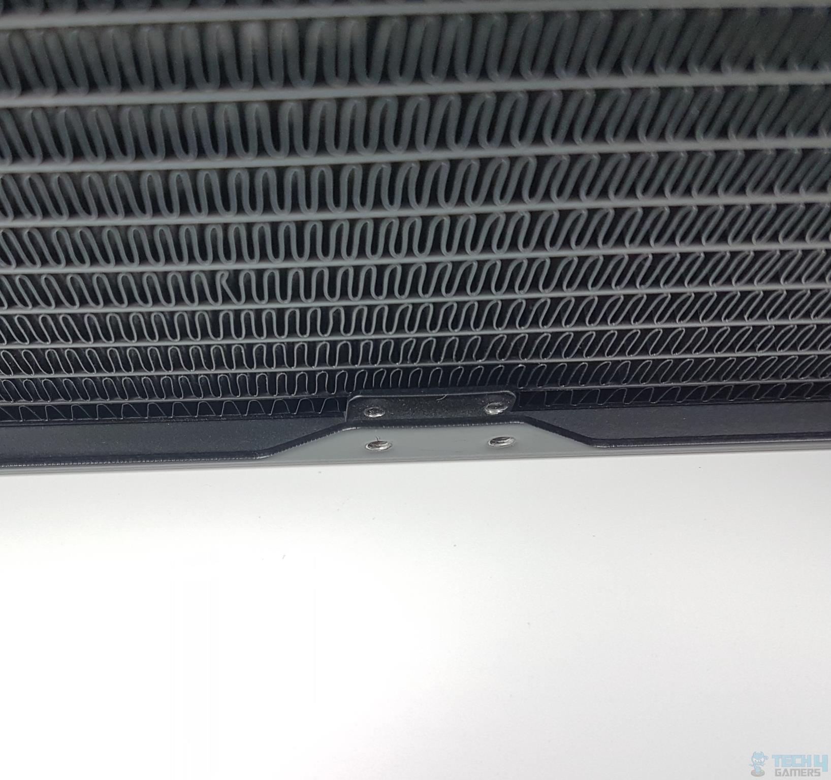 Fractal Design Celsius+ S36 Dynamic Cooler — Closer look at the fins