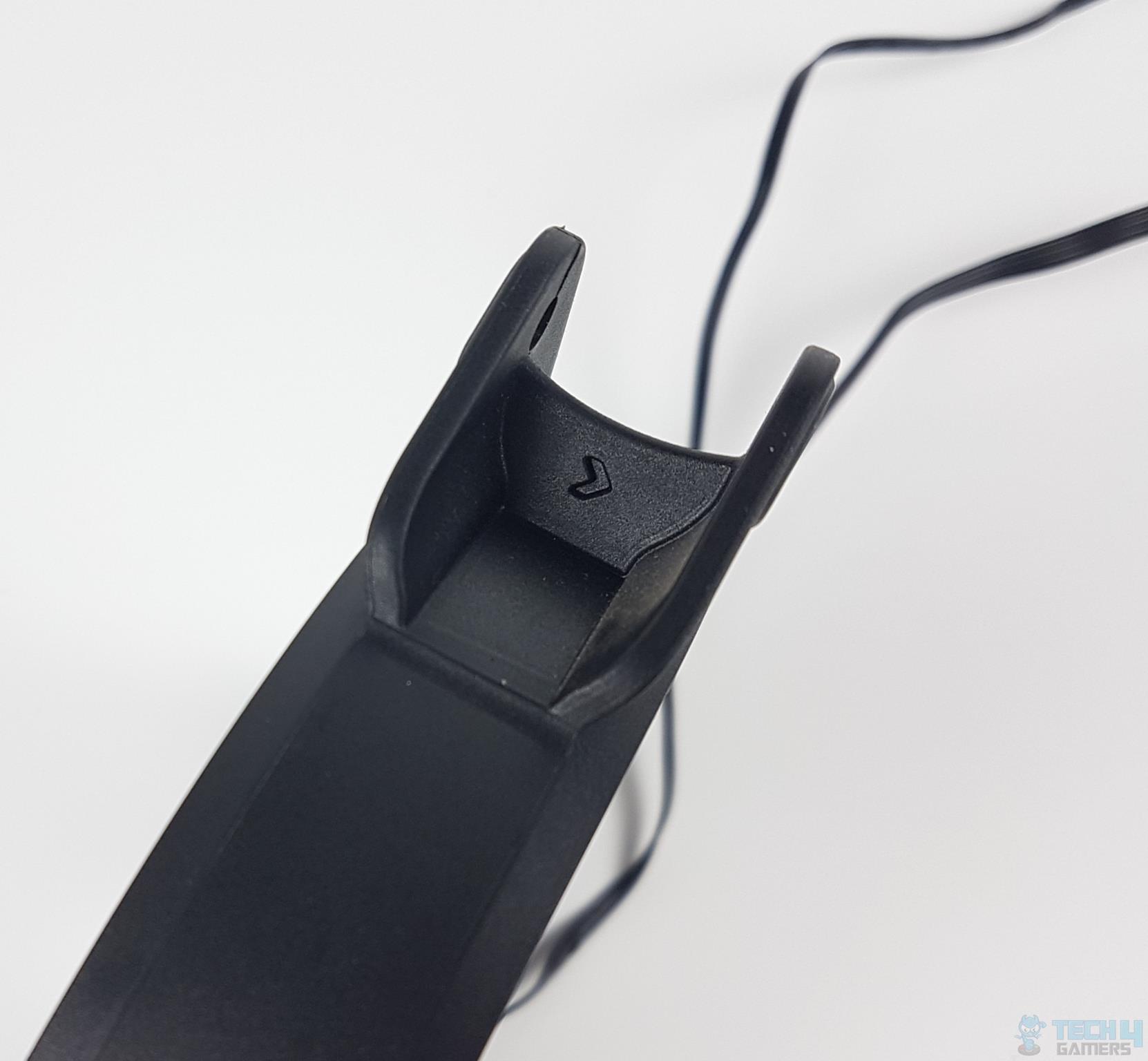 Fractal Design Lumen S36 RGB — Arrow Marking on the Mounting Corner of the Fan