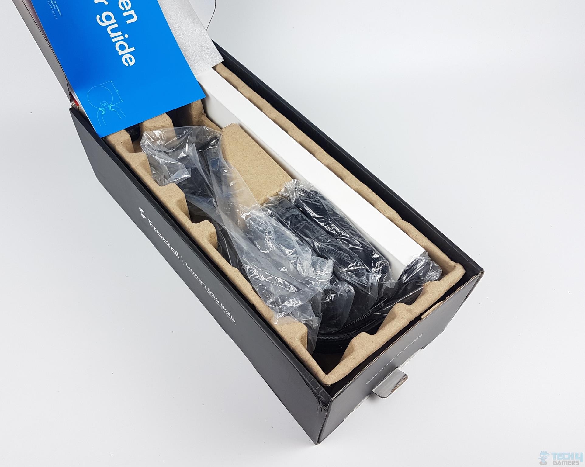 Fractal Design Lumen S36 RGB — Unboxing the cooler