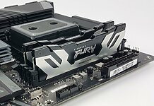 Kingston FURY RENEGADE 32GB 6400MHz CL32 - Featured
