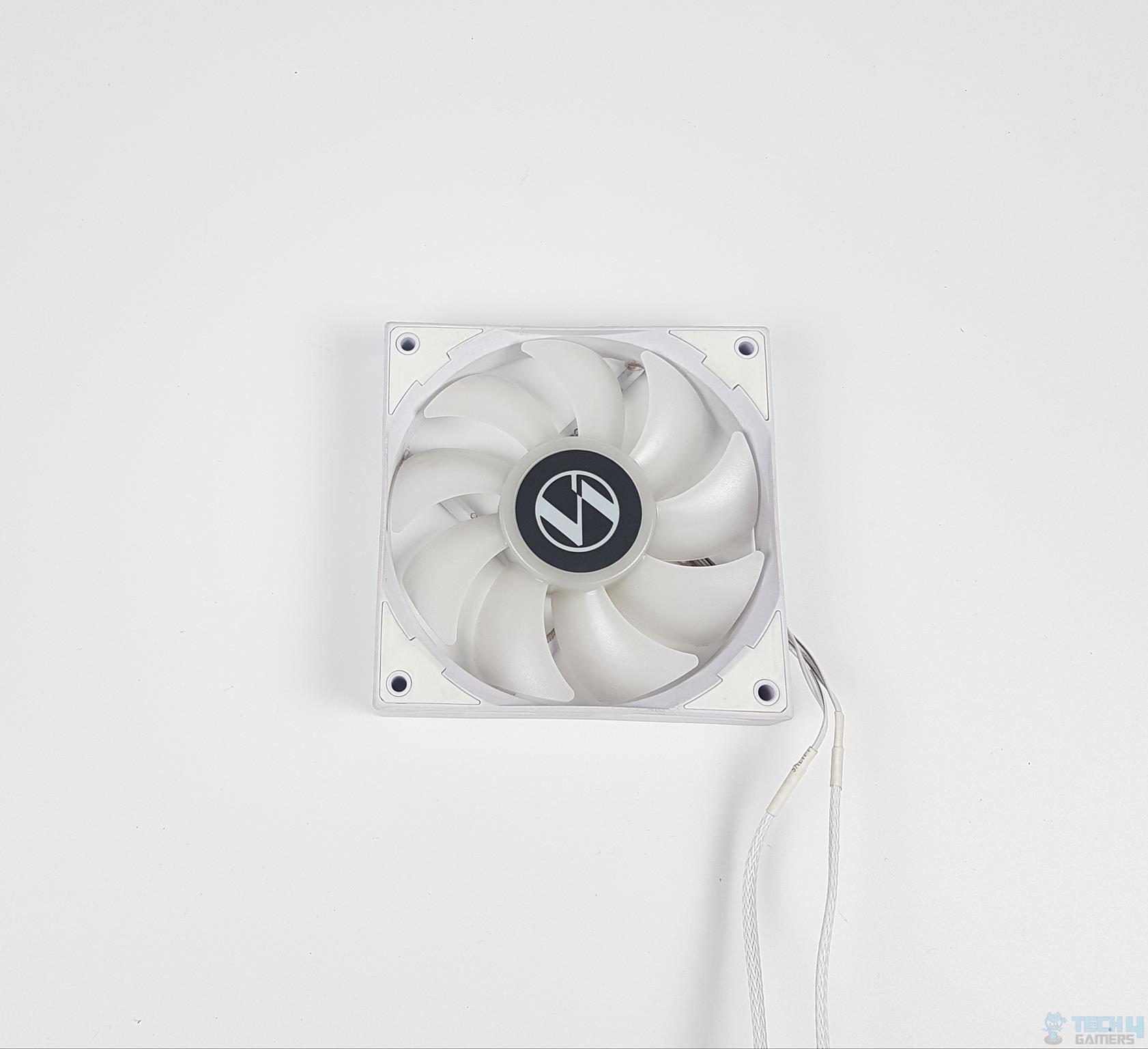 Lian Li GALAHAD 360 White Cooler — ST120 fan