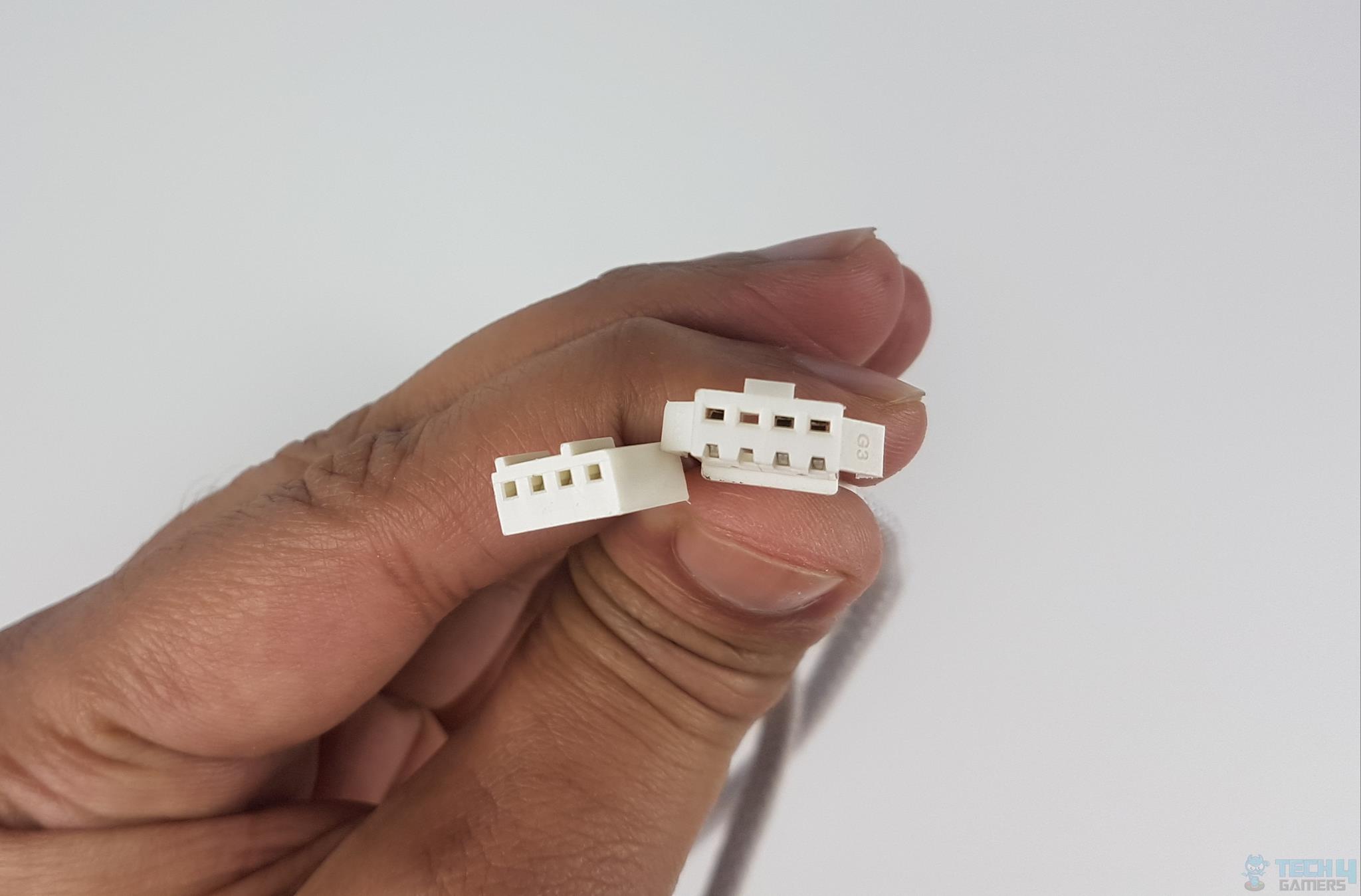 Lian Li GALAHAD 360 White Cooler — 4-pin PWM connector and JST 3-pin connector