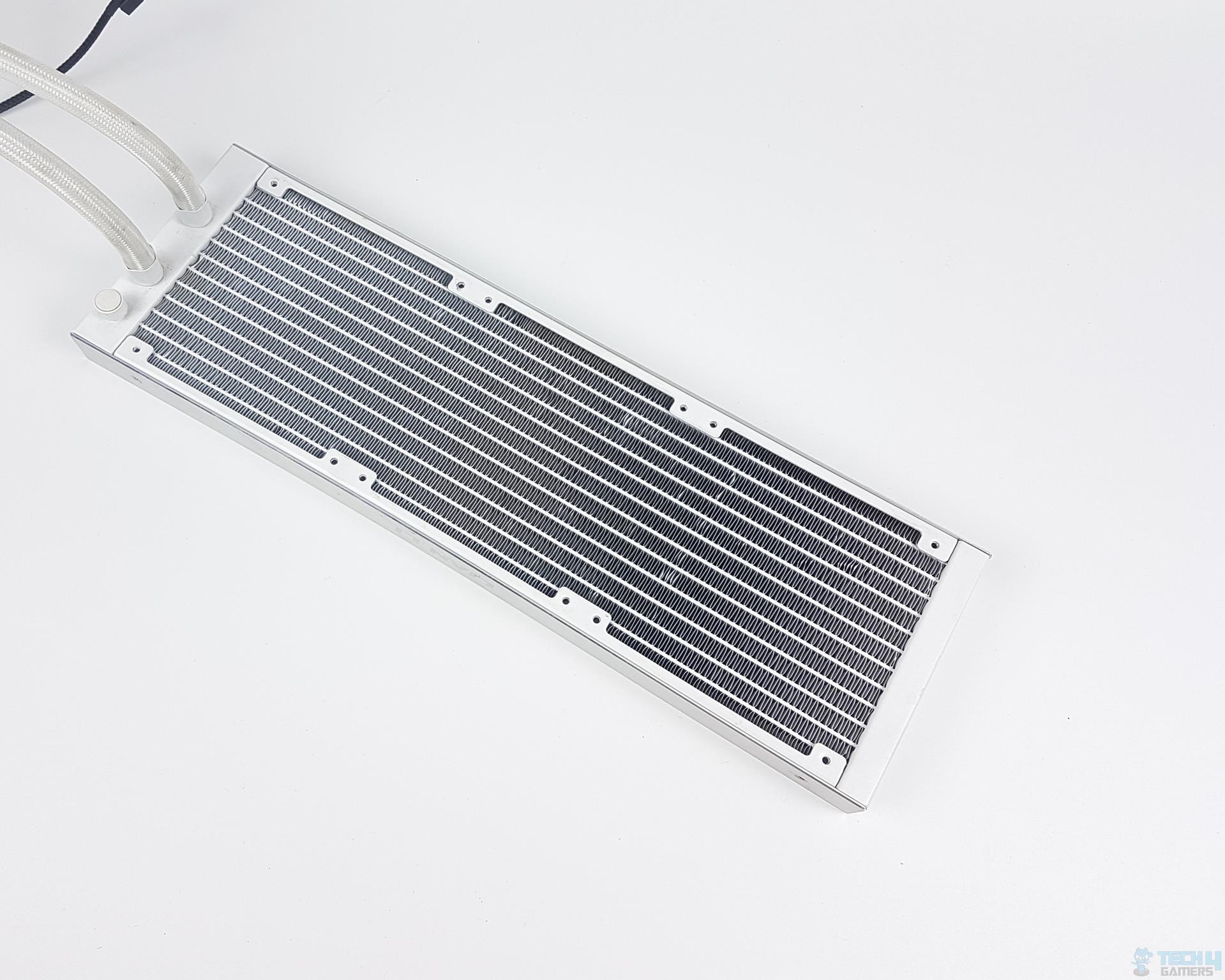Lian Li GALAHAD 360 White Cooler — The radiator