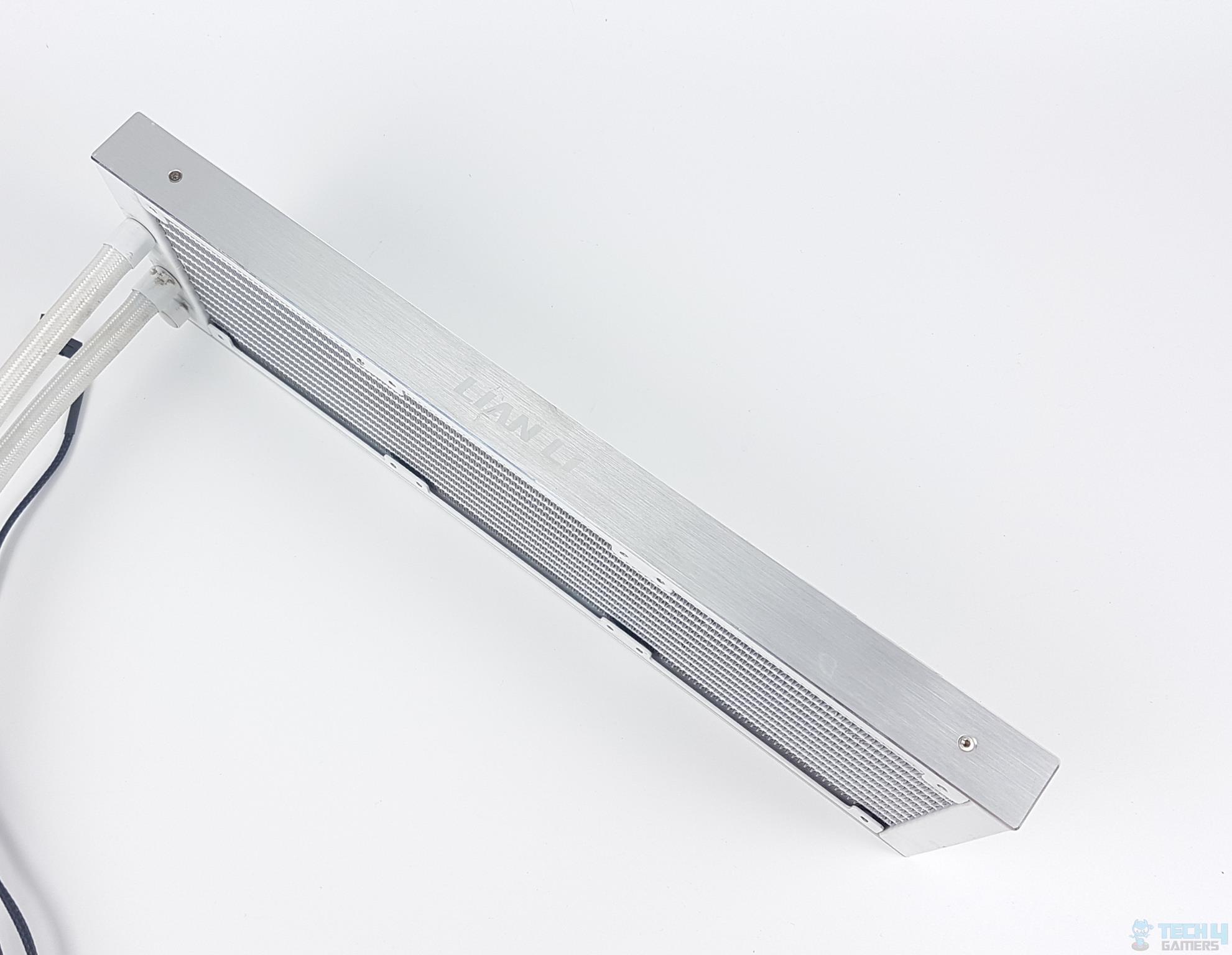 Lian Li GALAHAD 360 White Cooler — Frame of the radiator