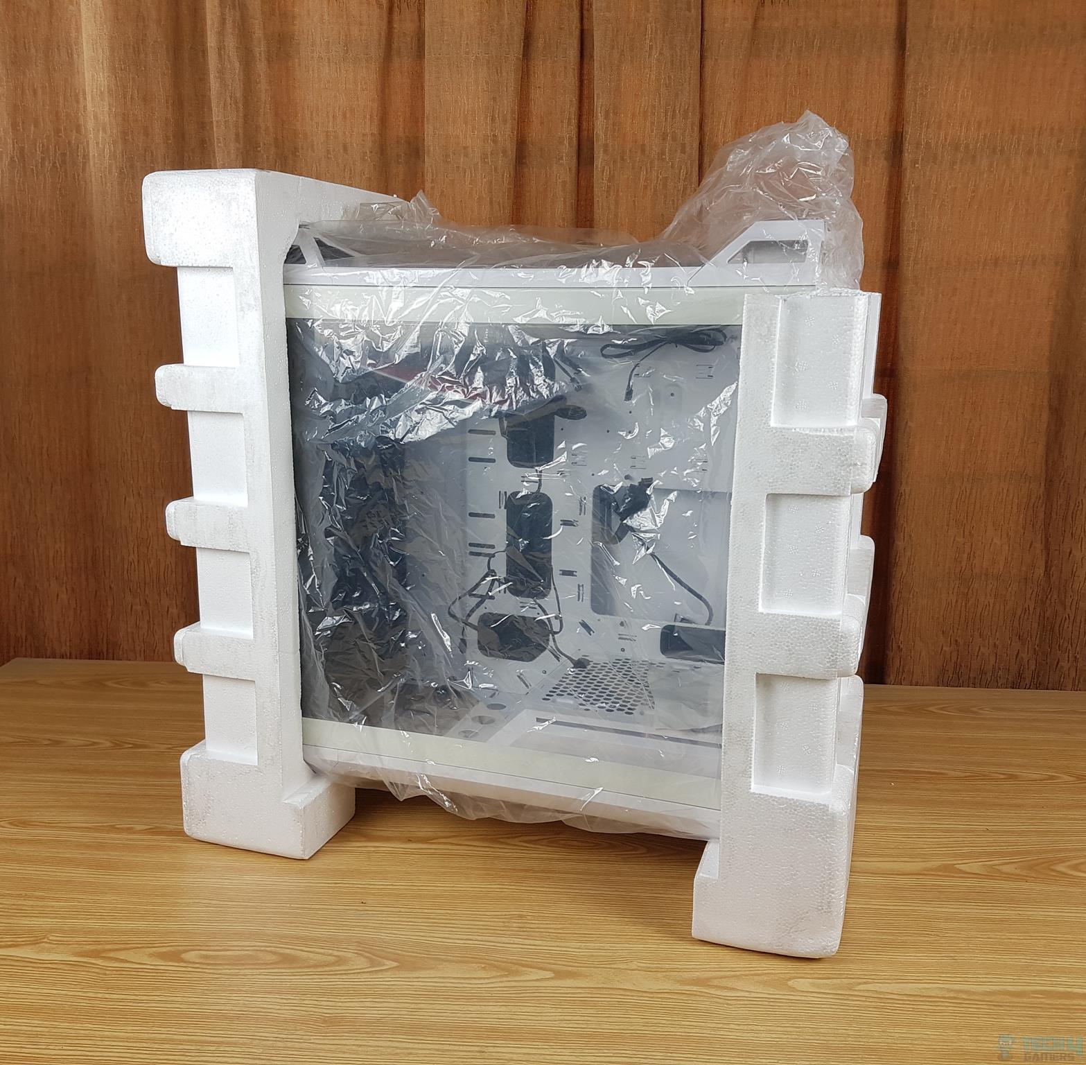 Fractal Design Torrent White TG Clear Tint PC Case — Styrofoam pads around the casing